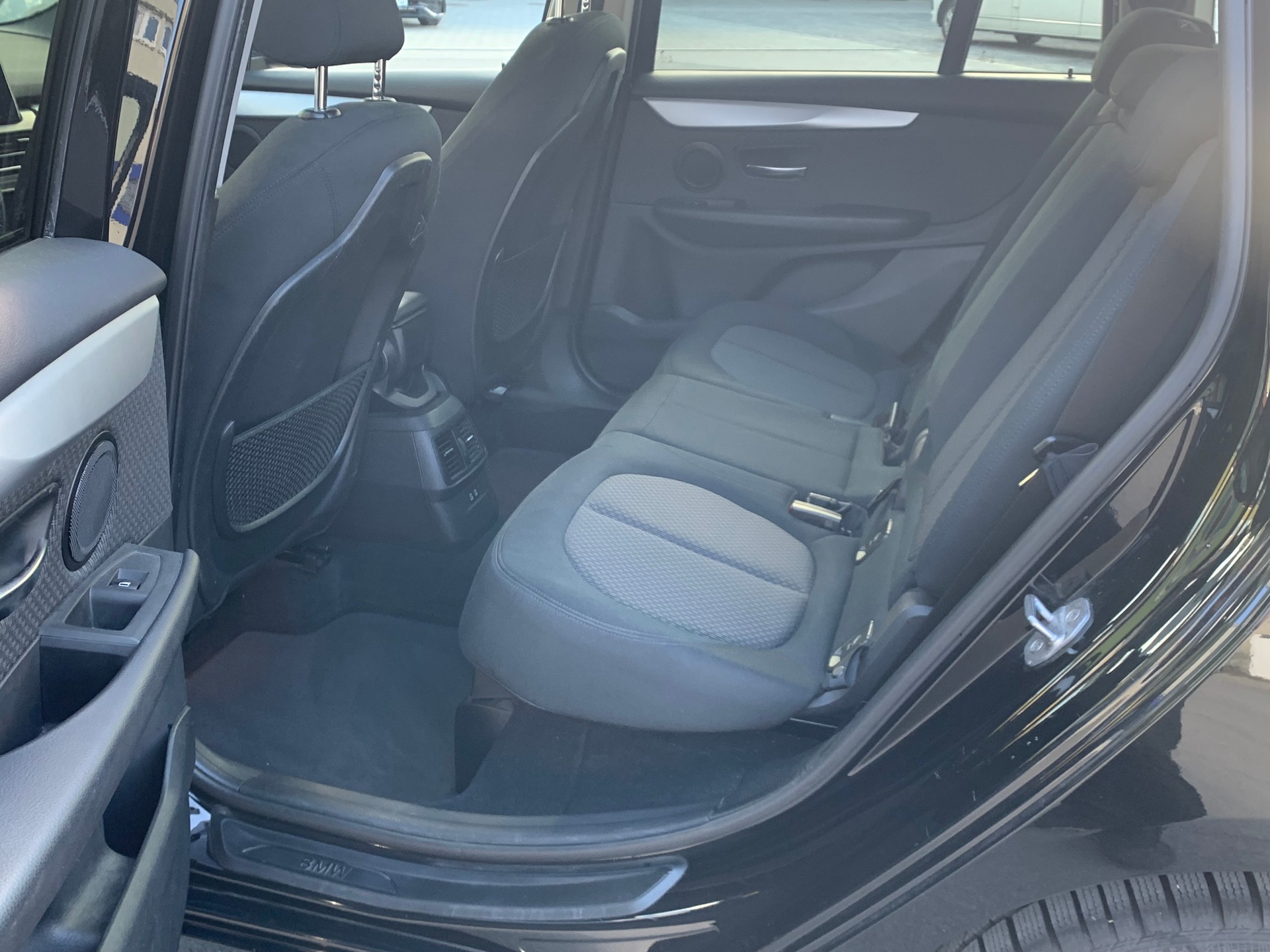 BMW 216d Gran Tourer-image-8