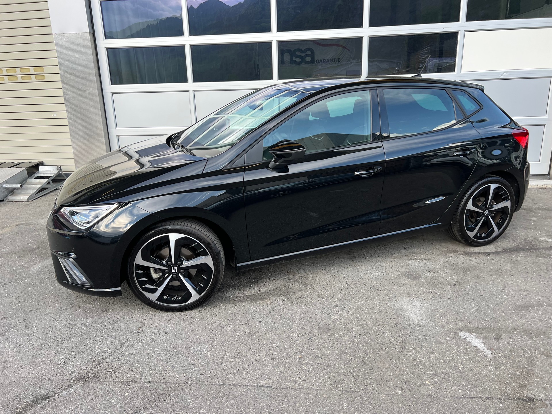 SEAT Ibiza 1.0 EcoTSI FR *** Navigation * Assisten * Tempomat / Distanzregler ACC * Alufelgen 18" ***-showroom-element-2