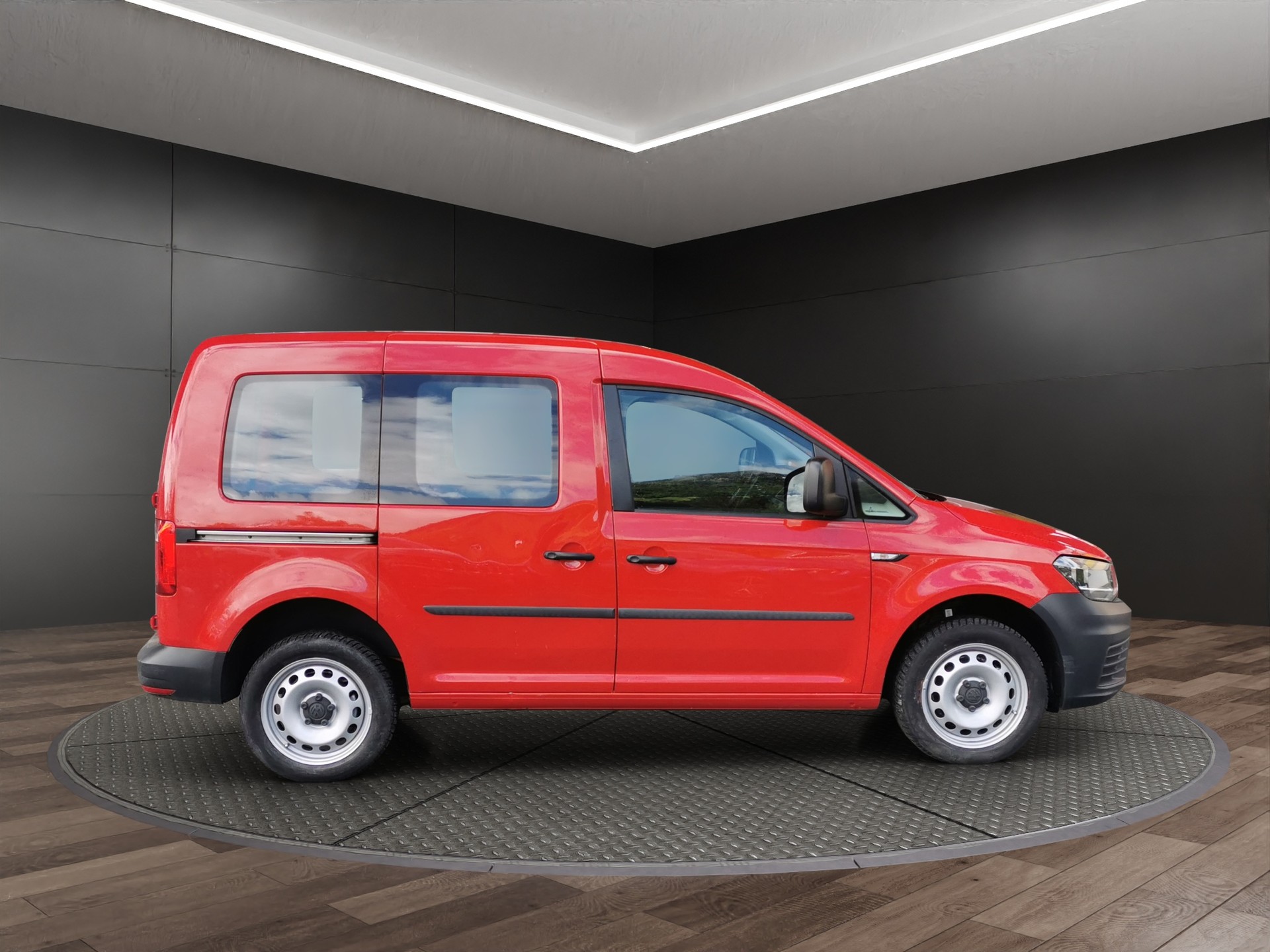 VW Caddy 2.0TDI 4Motion BlueMotion Technology-image-4