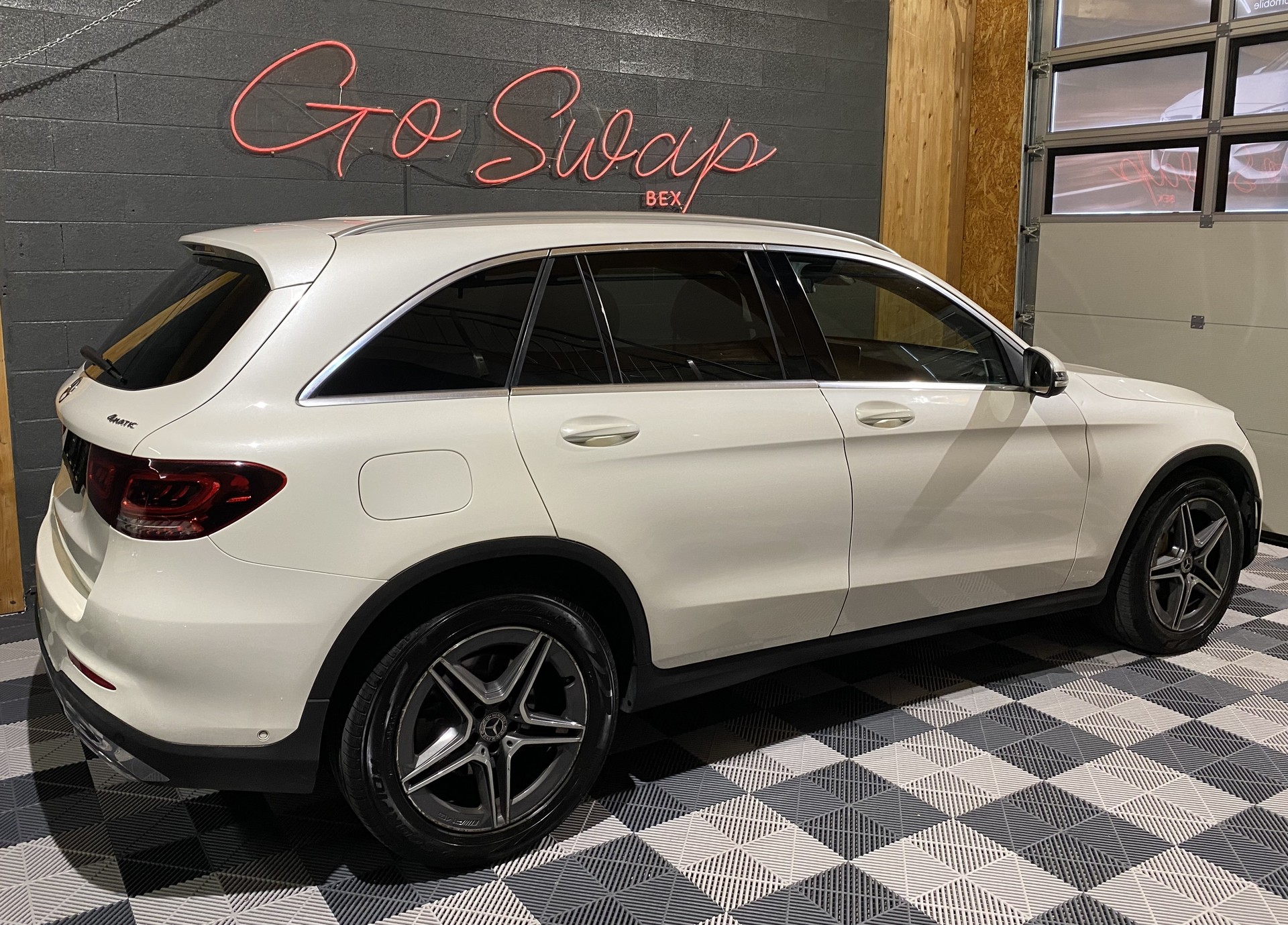 MERCEDES-BENZ GLC 200 Off-Road AMG Line 4Matic 9G-Tronic-image-3