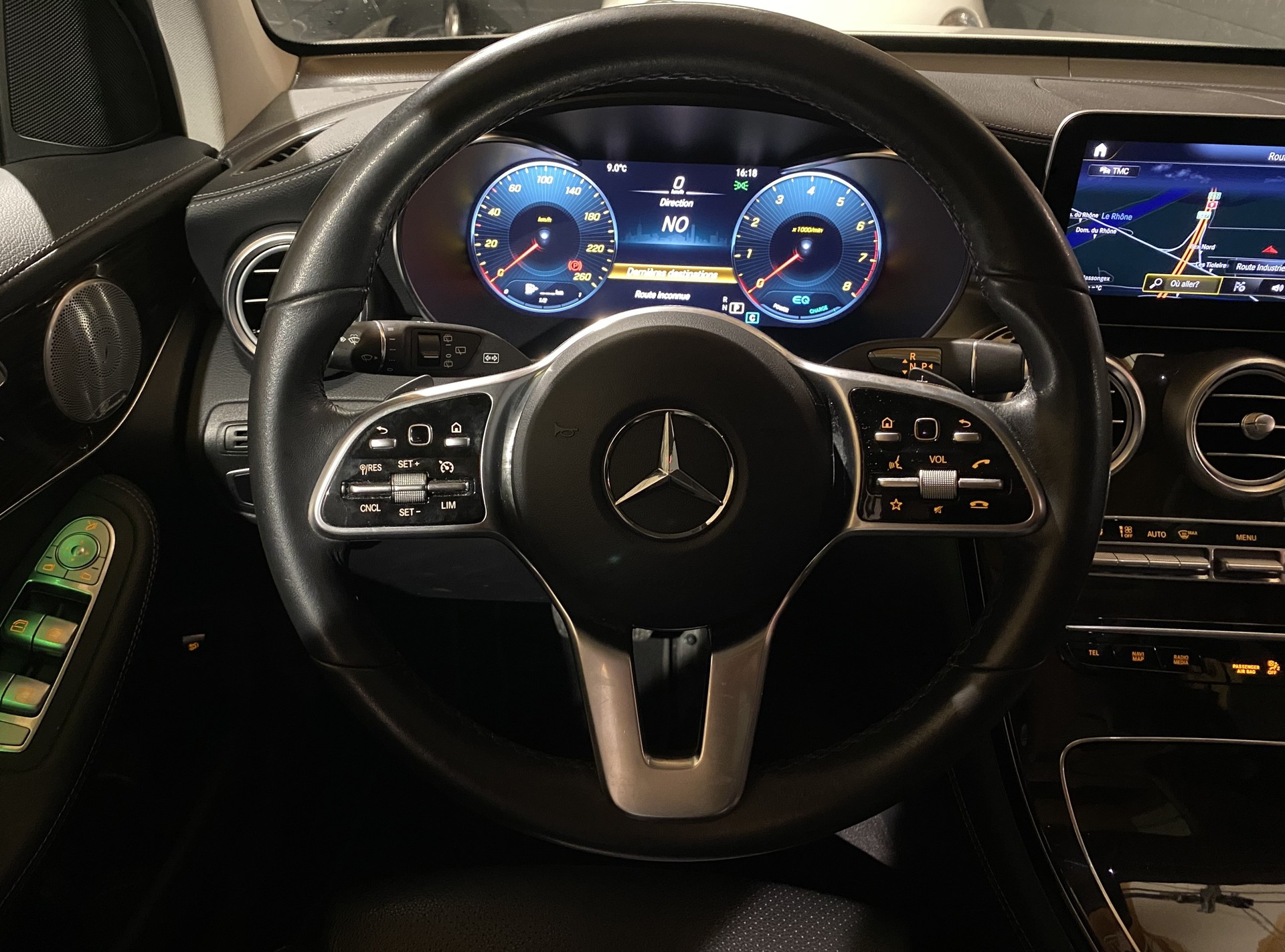 MERCEDES-BENZ GLC 200 Off-Road AMG Line 4Matic 9G-Tronic-image-22