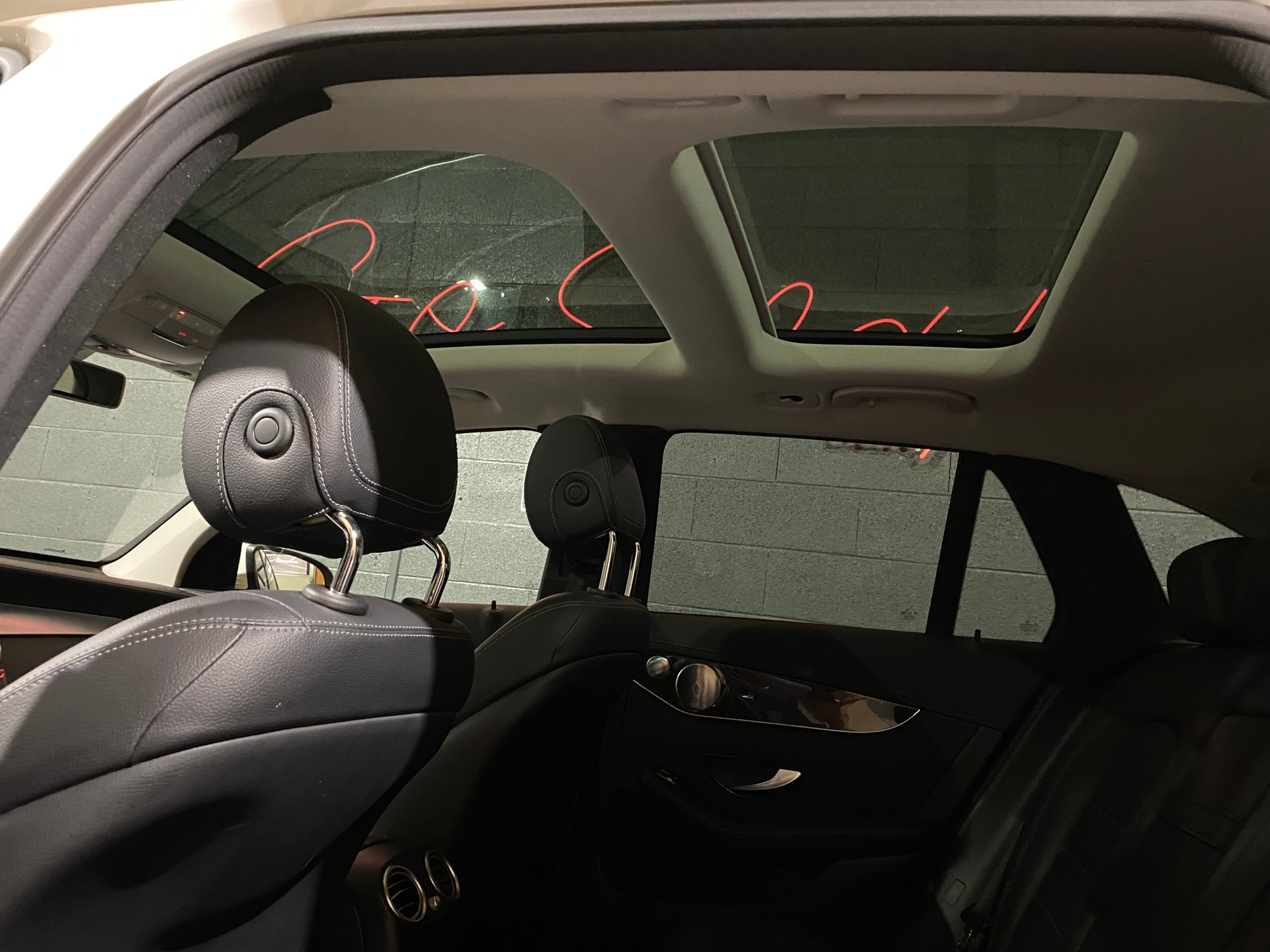 MERCEDES-BENZ GLC 200 Off-Road AMG Line 4Matic 9G-Tronic-image-20