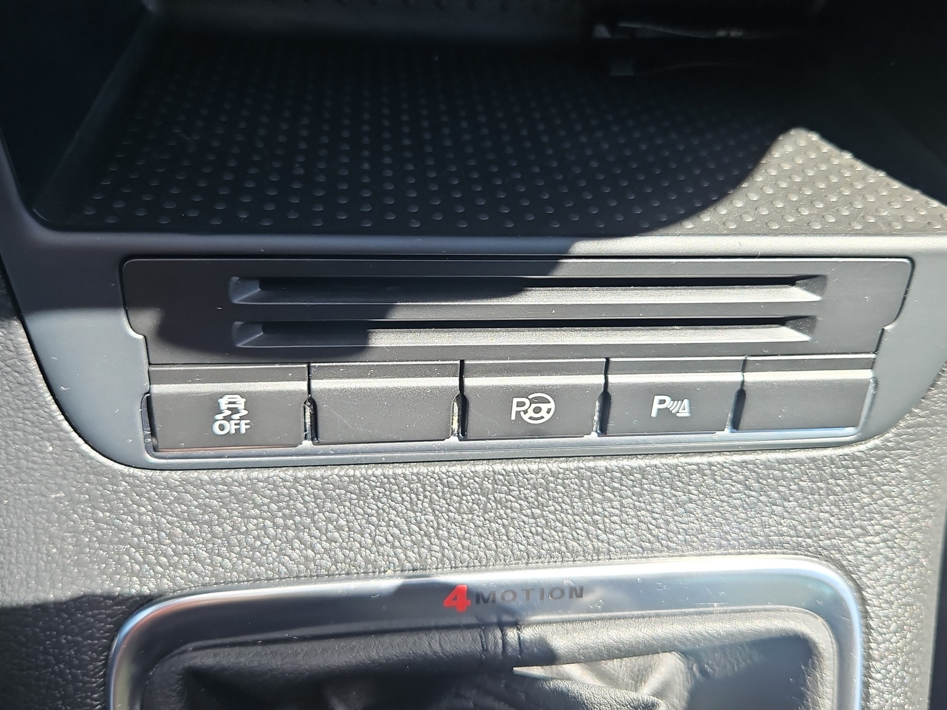VW Tiguan 1.4 TSI Sport&Style 4Motion-image-5