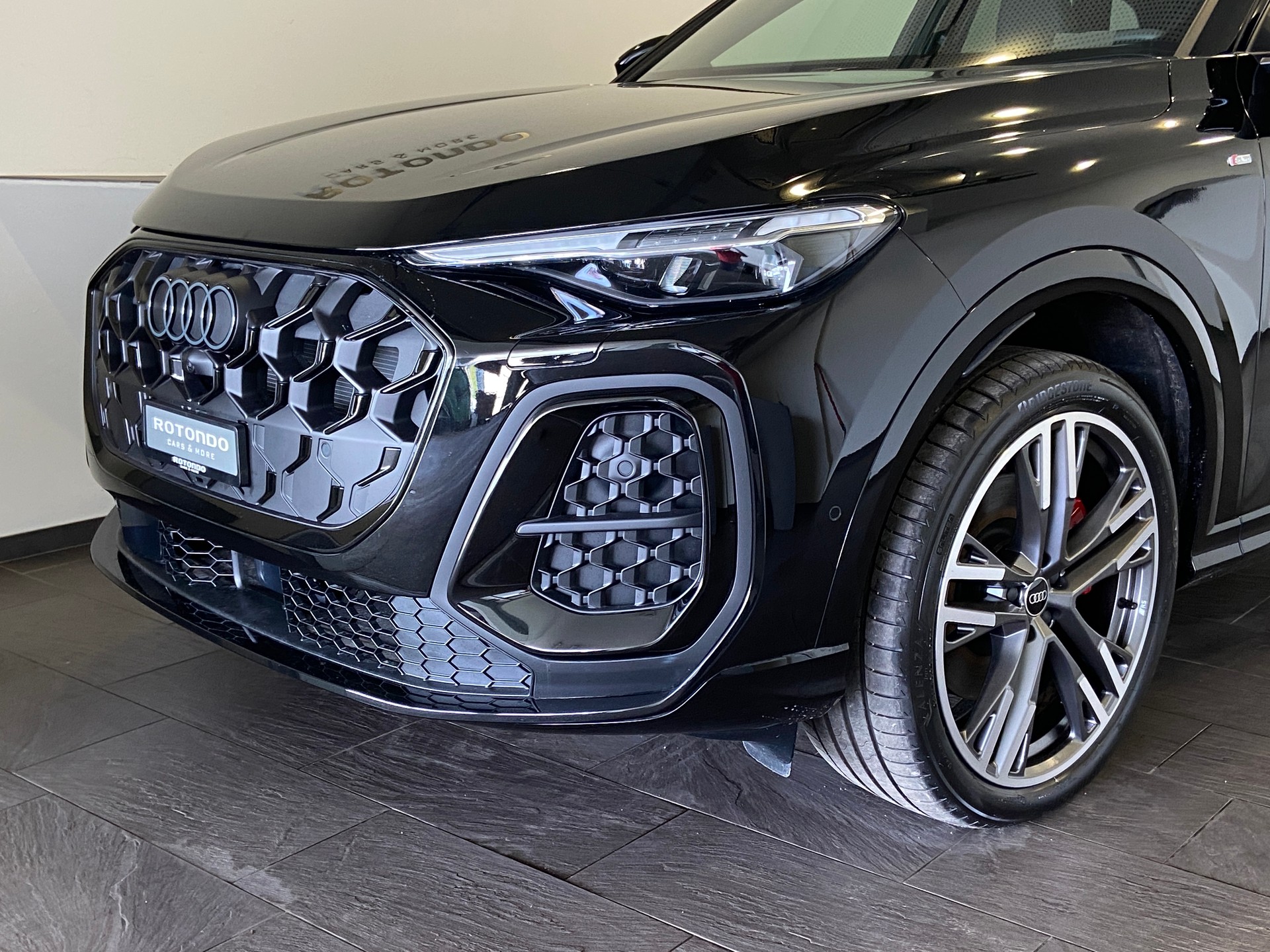 AUDI Q5 TDI quattro S-tronic S-Line-showroom-element-2