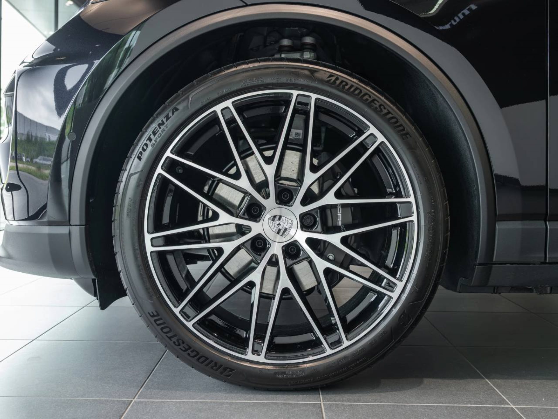 PORSCHE Macan 4-image-29