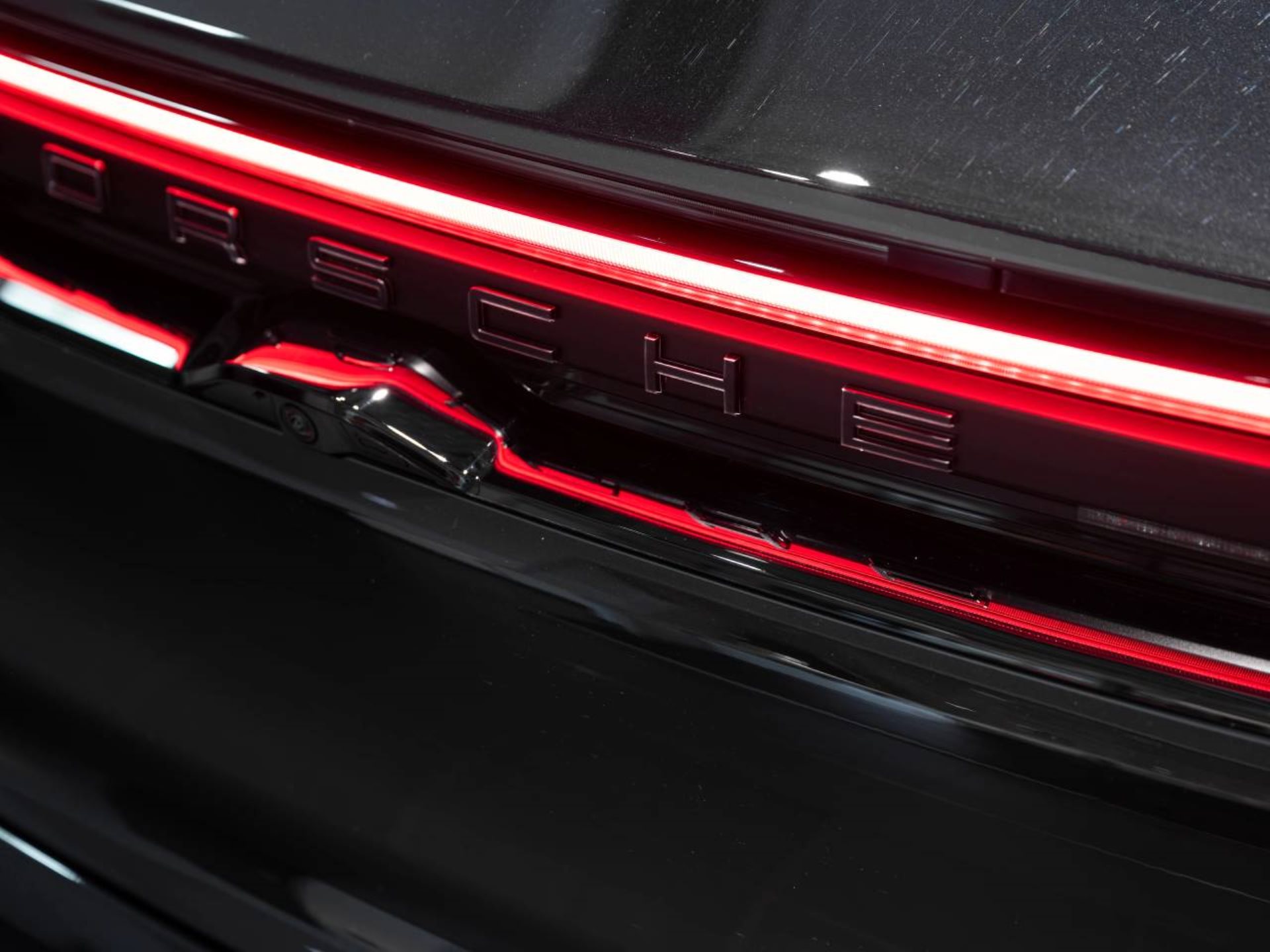 PORSCHE Macan 4-image-28