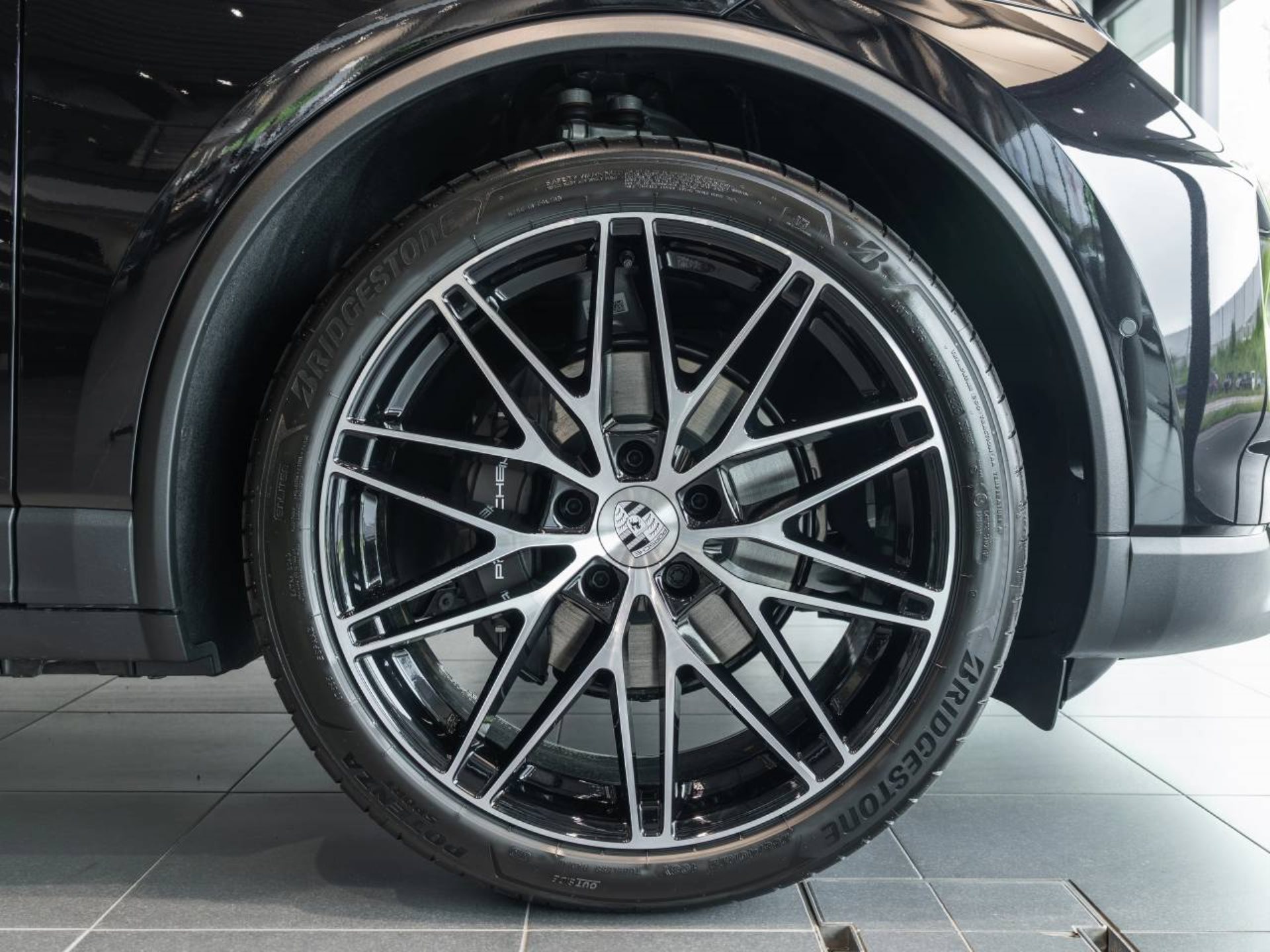 PORSCHE Macan 4-image-30