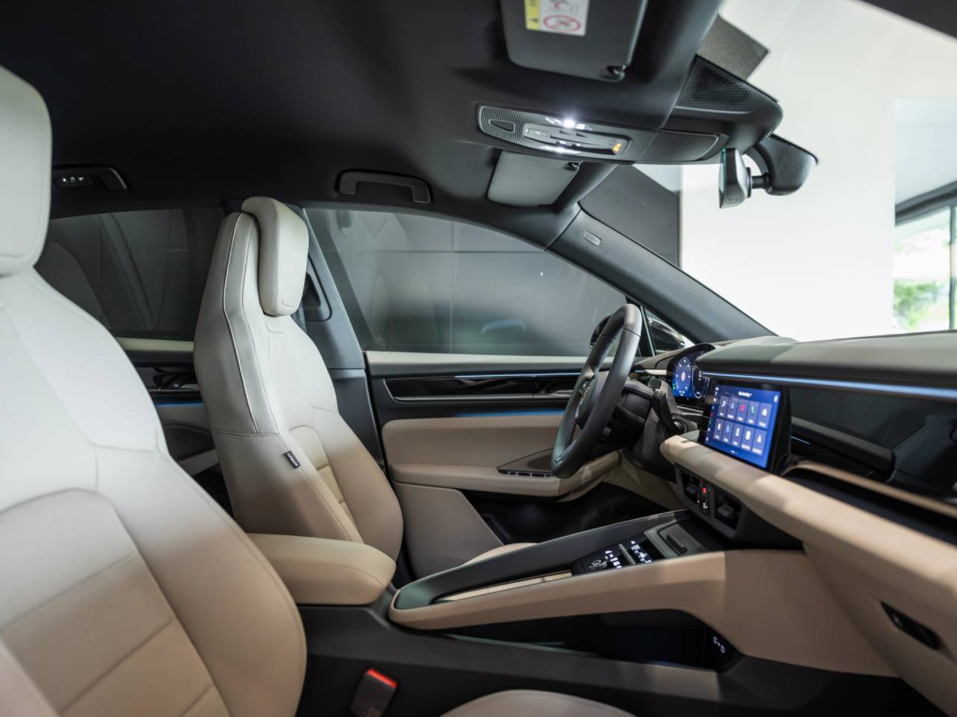 PORSCHE Macan 4-image-18