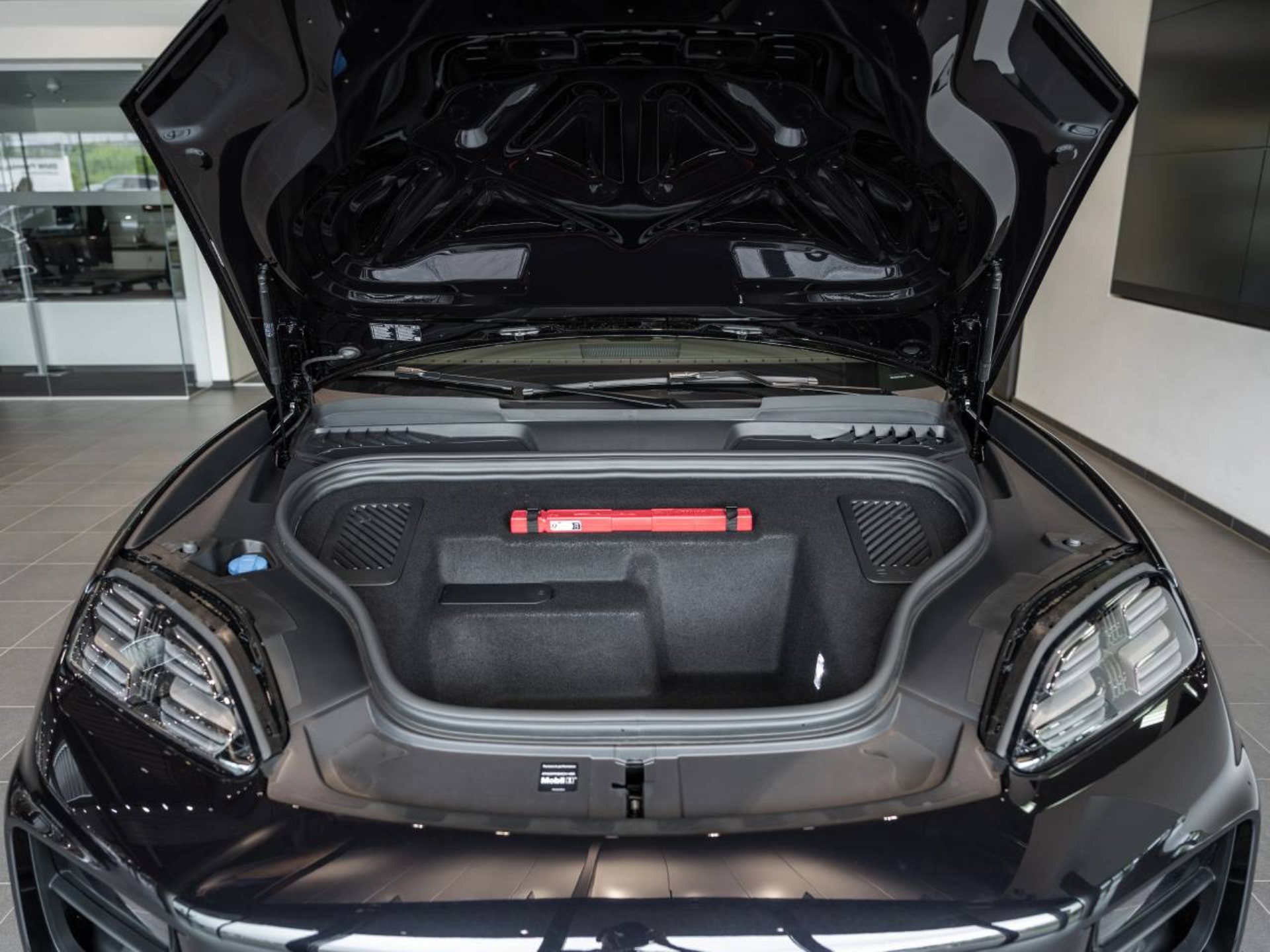 PORSCHE Macan 4-image-10