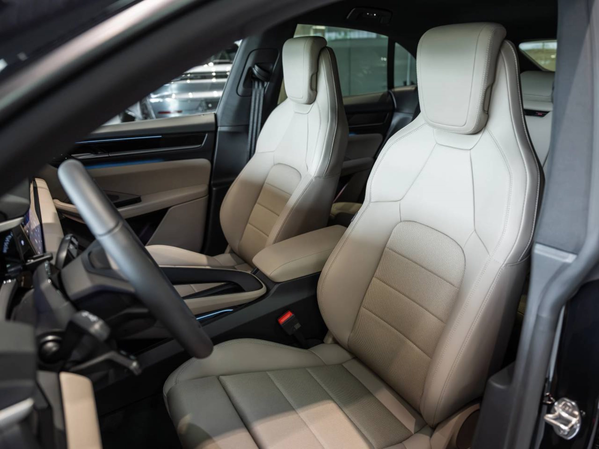 PORSCHE Macan 4-image-4