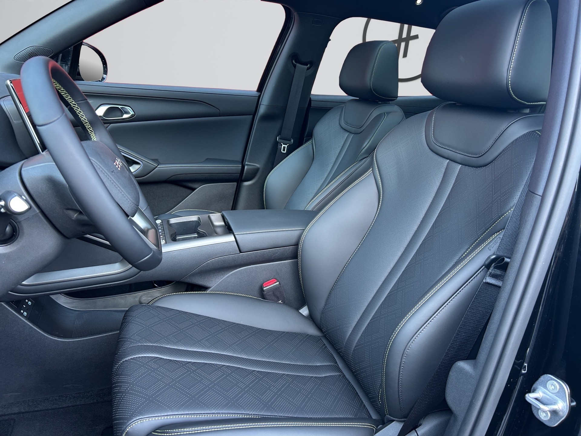 BYD Atto 2 DM-i Boost-image-11