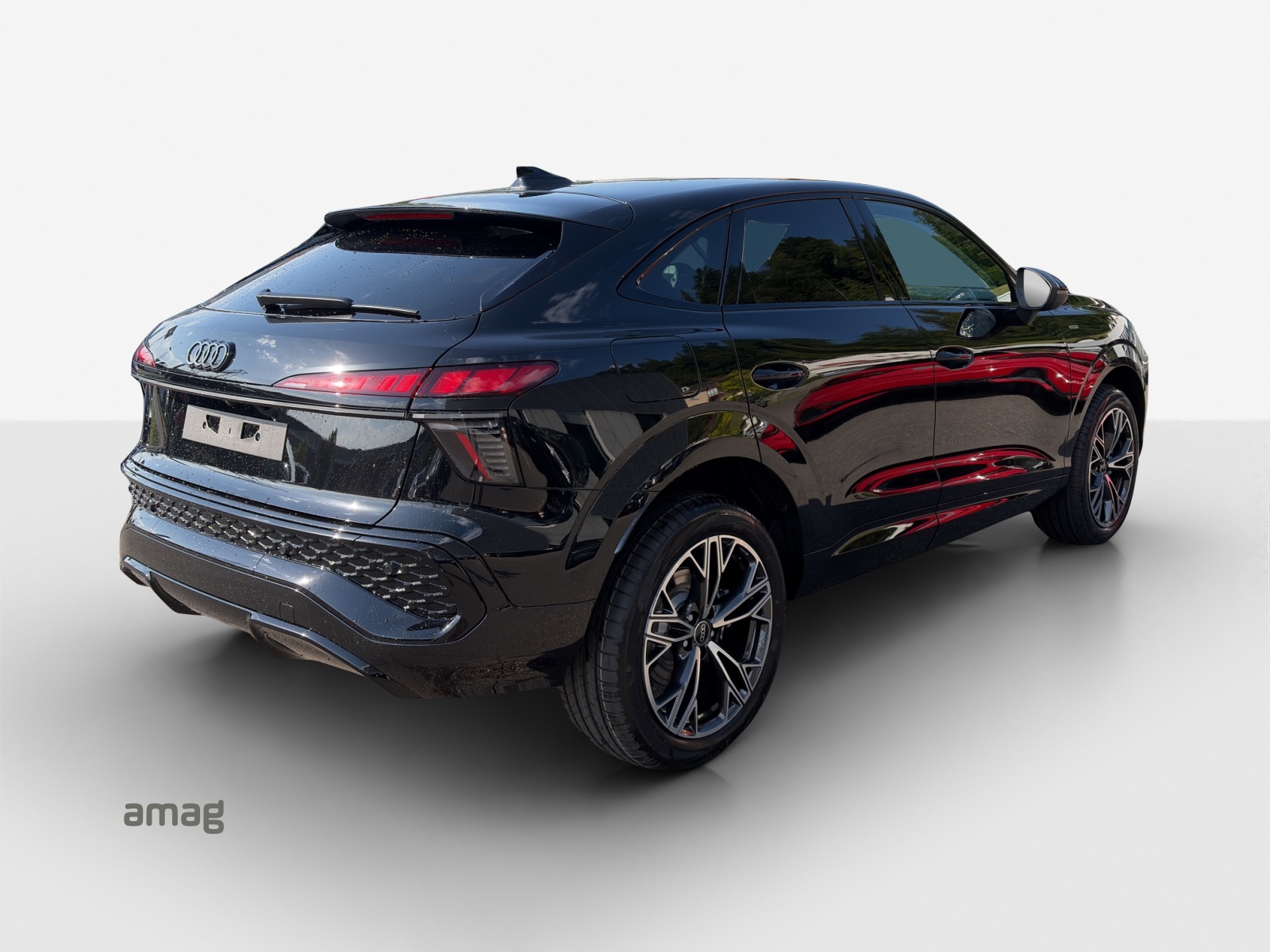 AUDI Q3 Sportback e-hybrid 200 kW S tronig-image-4