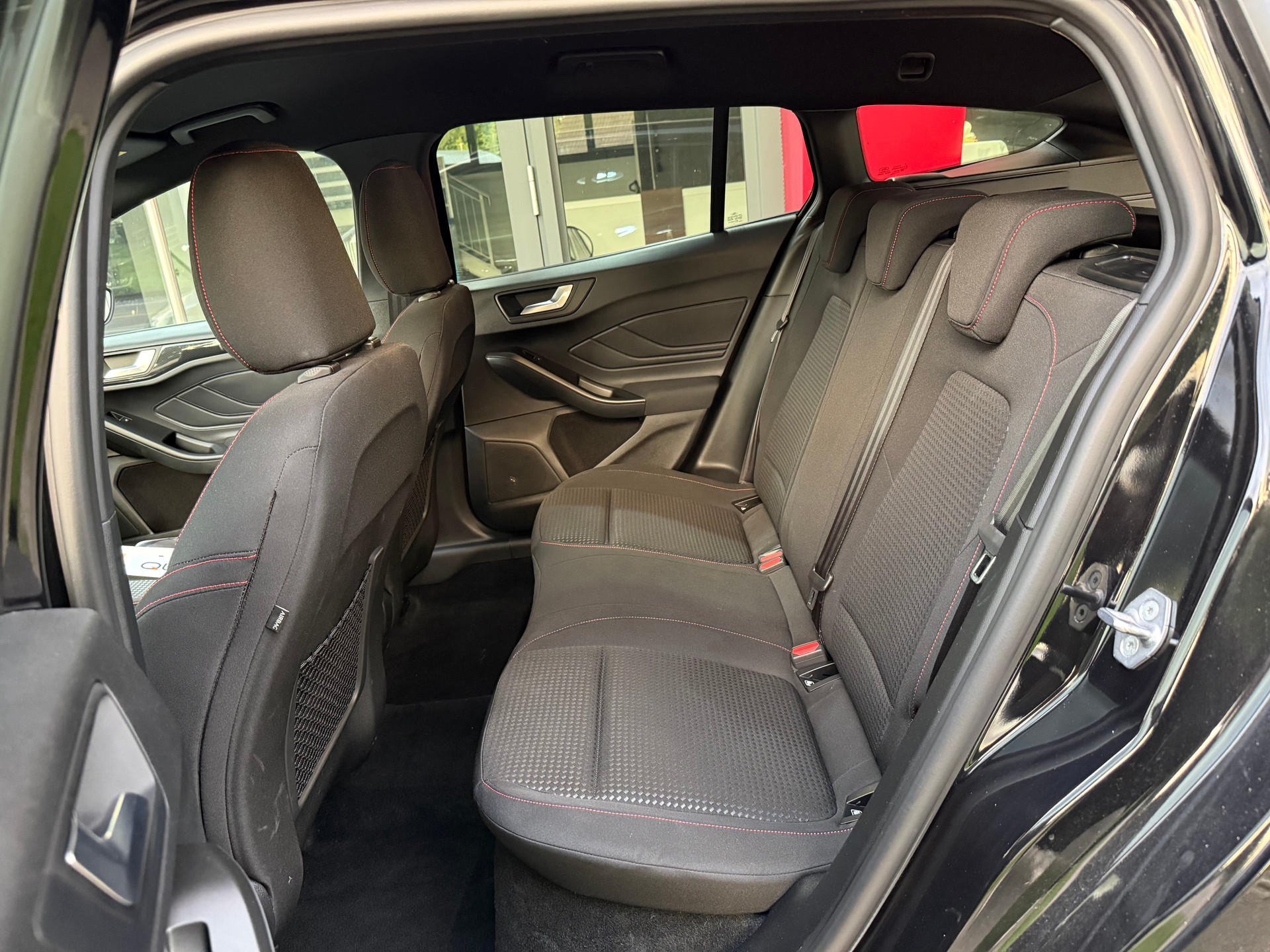 FORD Focus 1.0 MHEV ST-Line Automat LEASING AB 244.25 CHF / MONAT-image-7