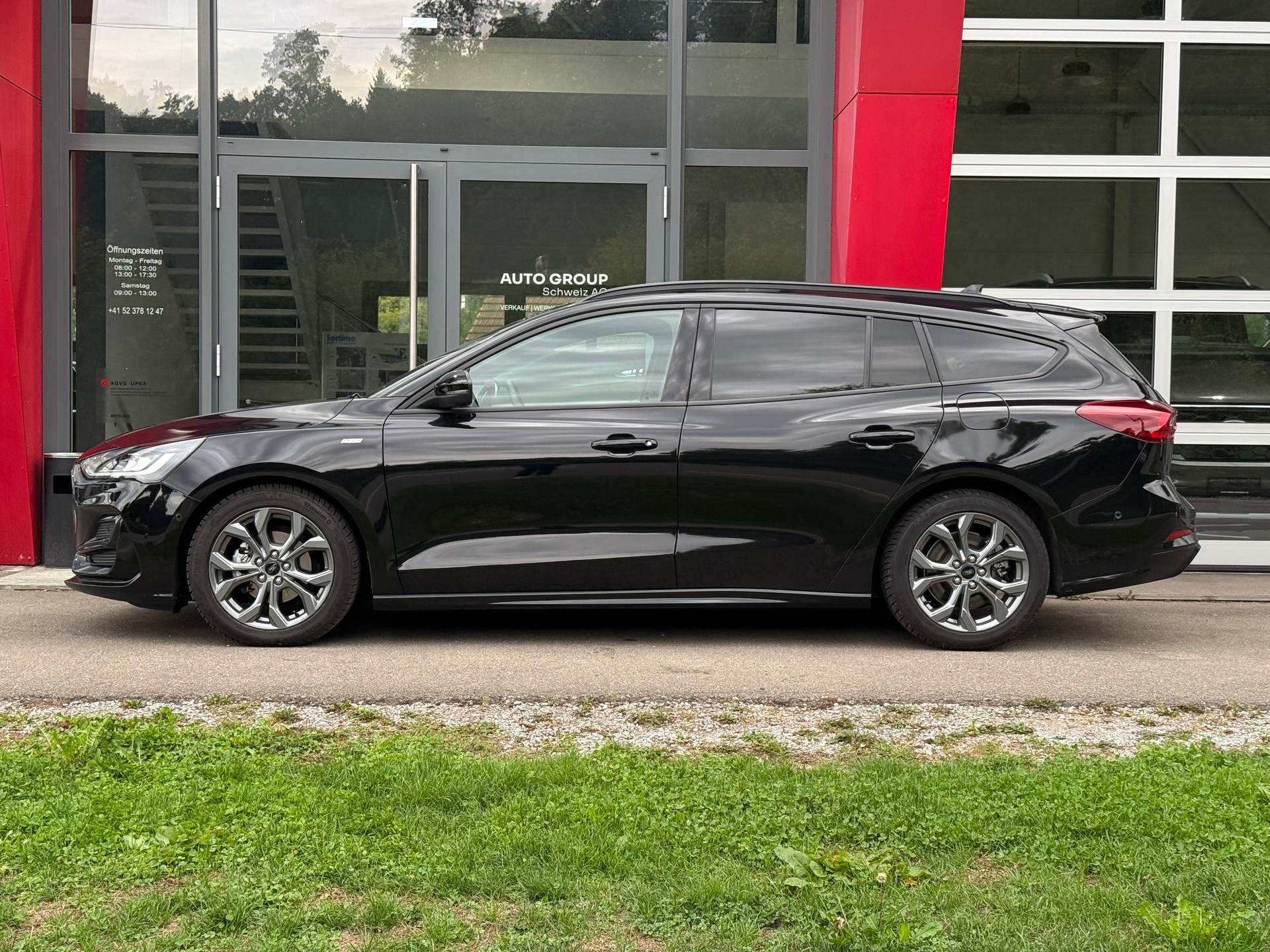 FORD Focus 1.0 MHEV ST-Line Automat LEASING AB 244.25 CHF / MONAT-showroom-element-1