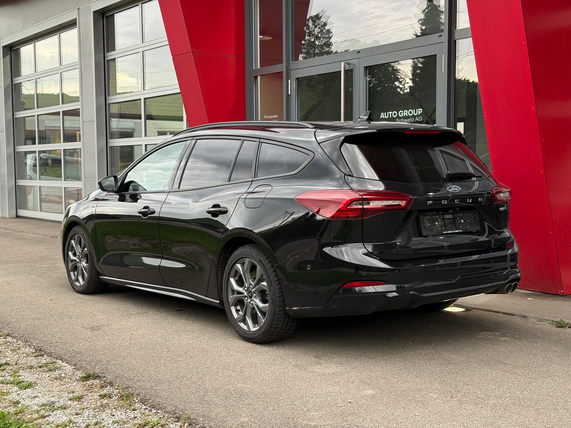 FORD Focus 1.0 MHEV ST-Line Automat LEASING AB 244.25 CHF / MONAT-showroom-element-2