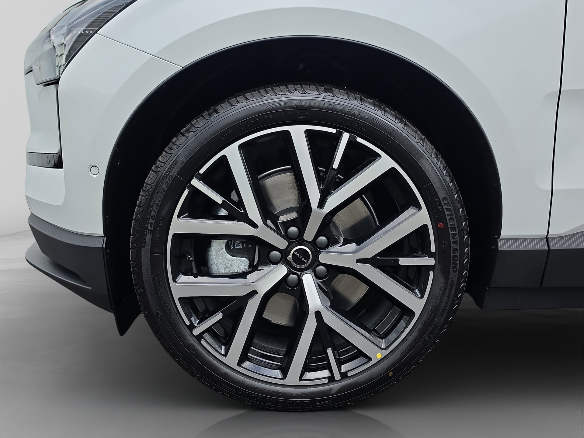 VOLVO EX30 E60 Twin Ultra Performance AWD-image-8