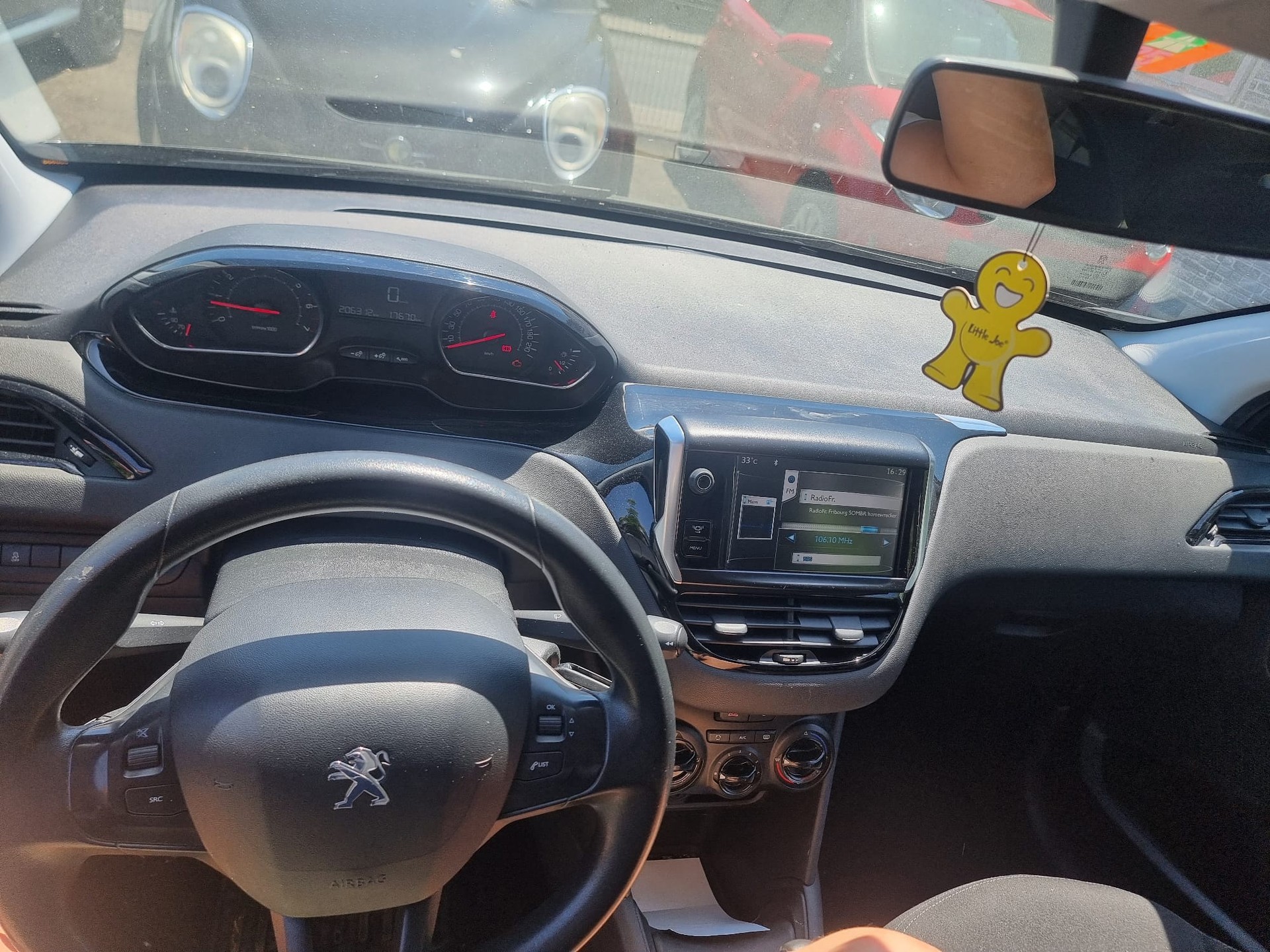 PEUGEOT 208 1.4 VTI Active-image-10
