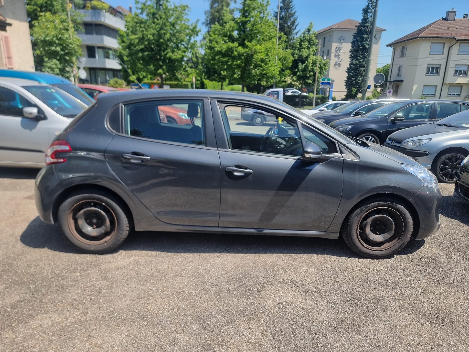 PEUGEOT 208 1.4 VTI Active-image-6