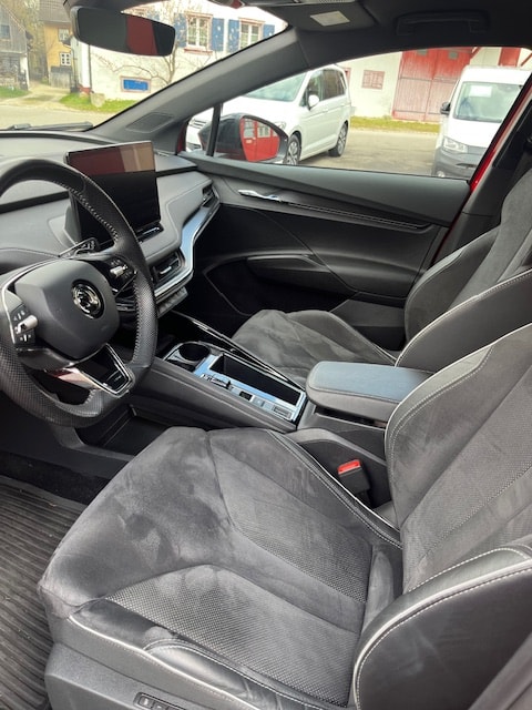 SKODA Enyaq iV 80x SportLine - SoH 93%-image-4