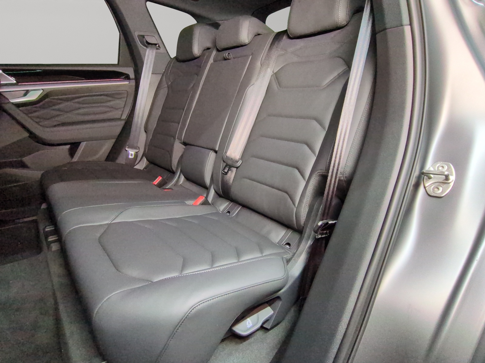 VW Touareg 3.0 TSI eHybrid R Final Edition Tiptronic-image-8
