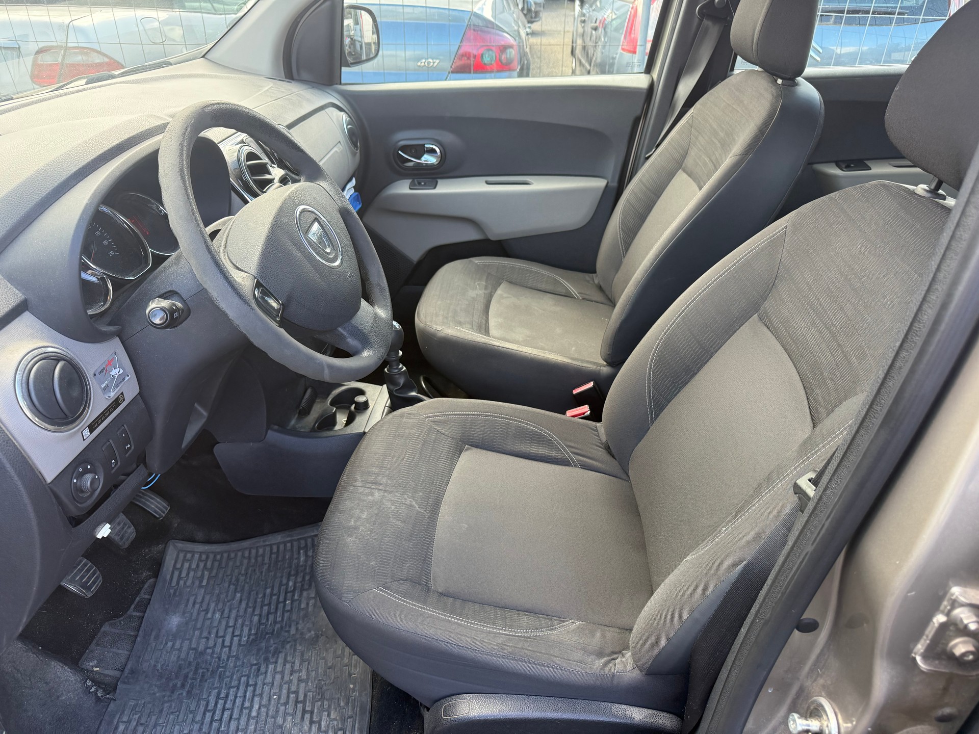 DACIA Lodgy 1.5 dCi Lauréate 7PL-image-5