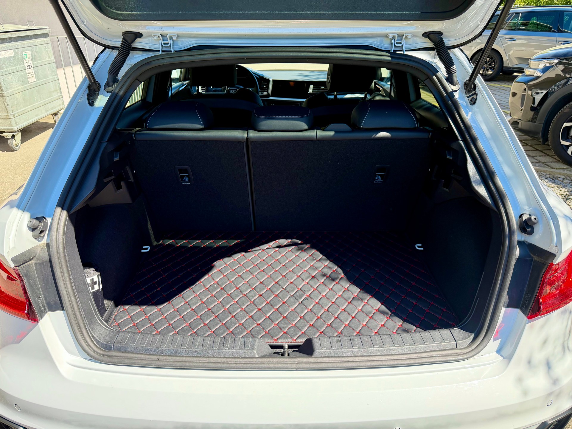 AUDI 1.0 30 TFSI S Line Attraction S-Tronic-image-5