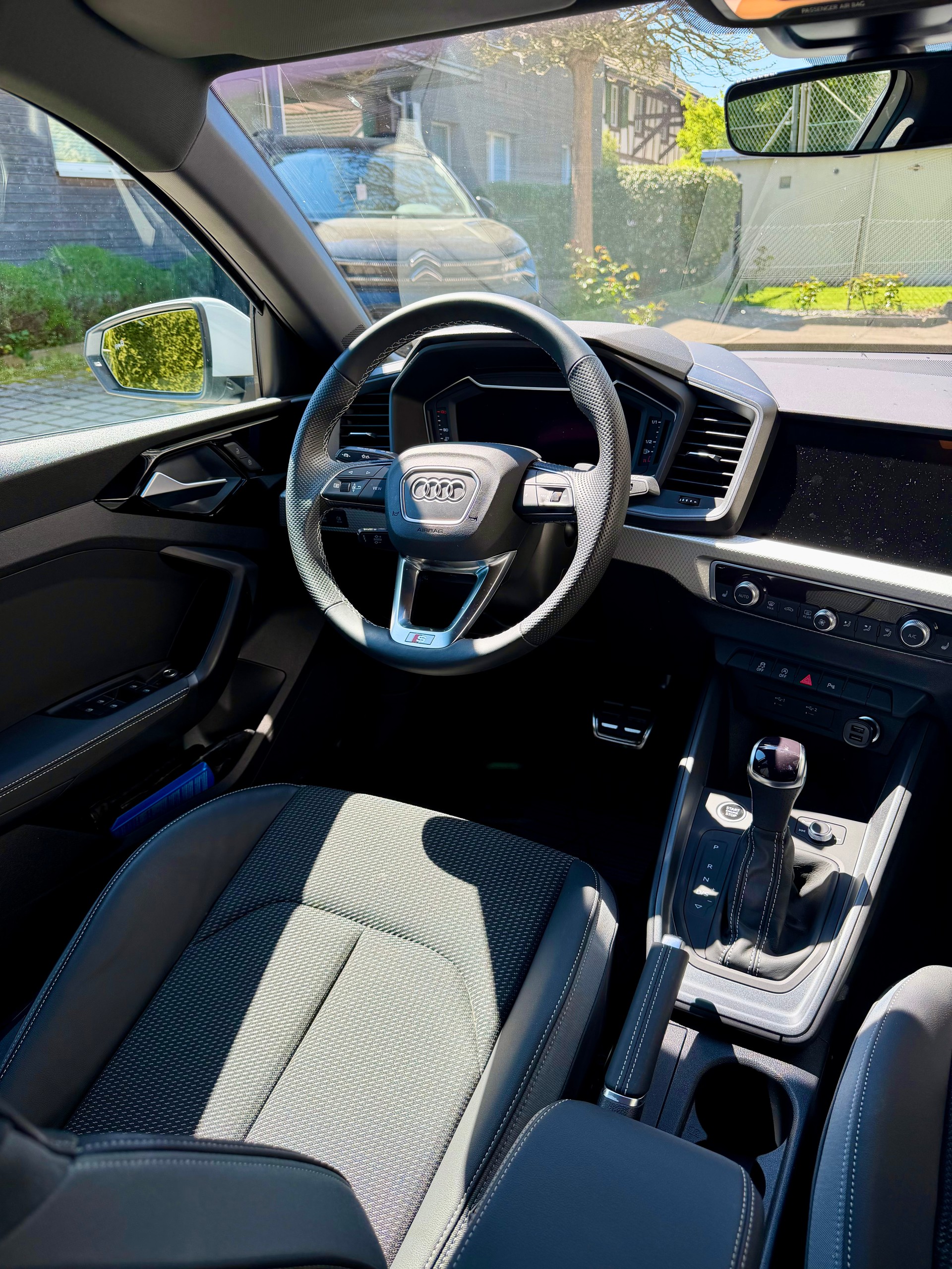 AUDI 1.0 30 TFSI S Line Attraction S-Tronic-image-12