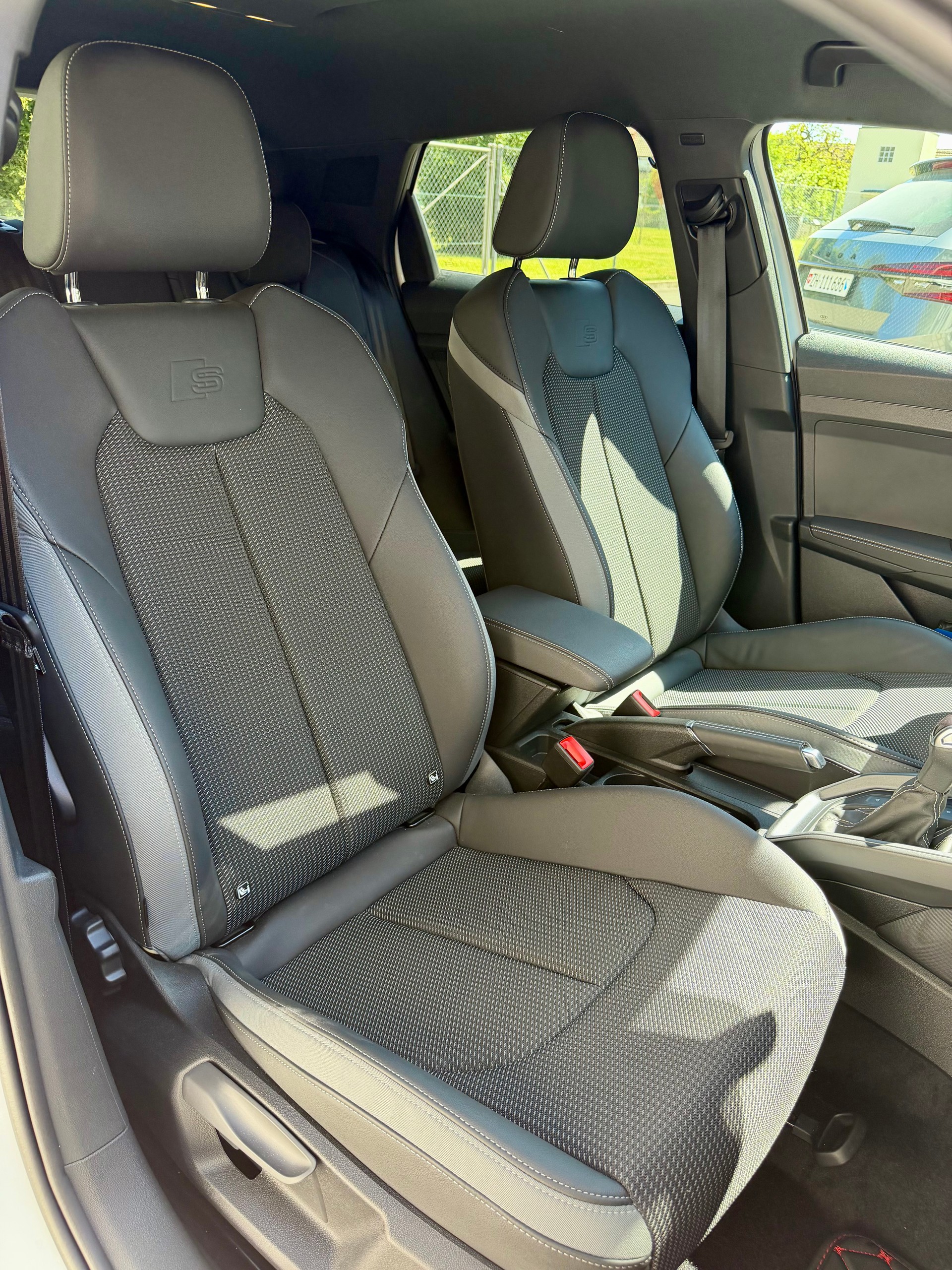 AUDI 1.0 30 TFSI S Line Attraction S-Tronic-image-10