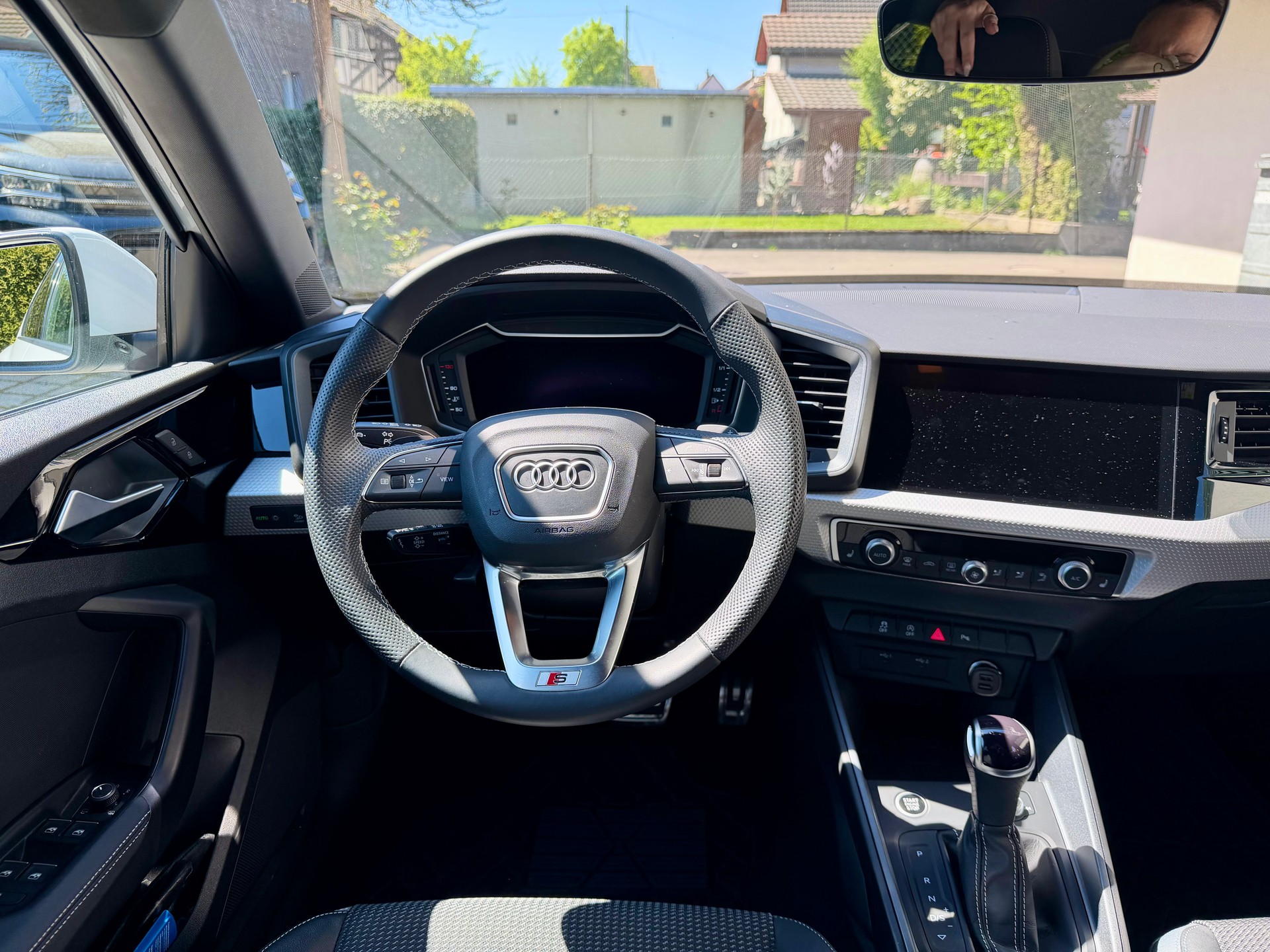 AUDI 1.0 30 TFSI S Line Attraction S-Tronic-image-13