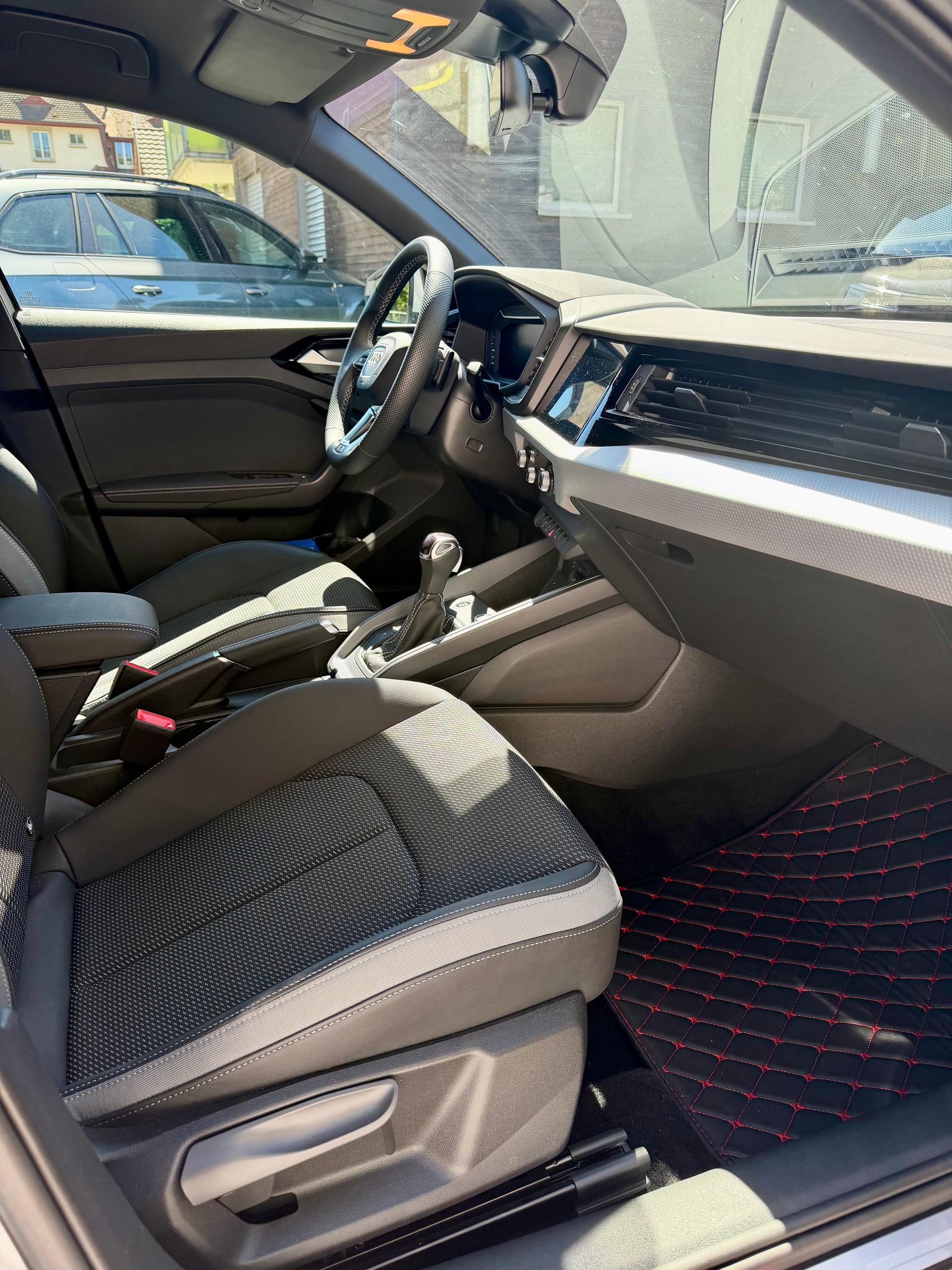 AUDI 1.0 30 TFSI S Line Attraction S-Tronic-image-8