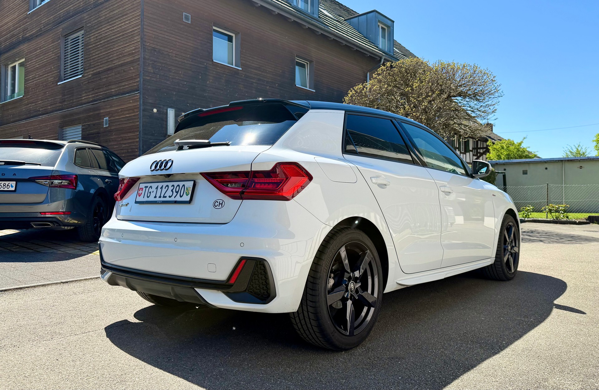 AUDI 1.0 30 TFSI S Line Attraction S-Tronic-image-2
