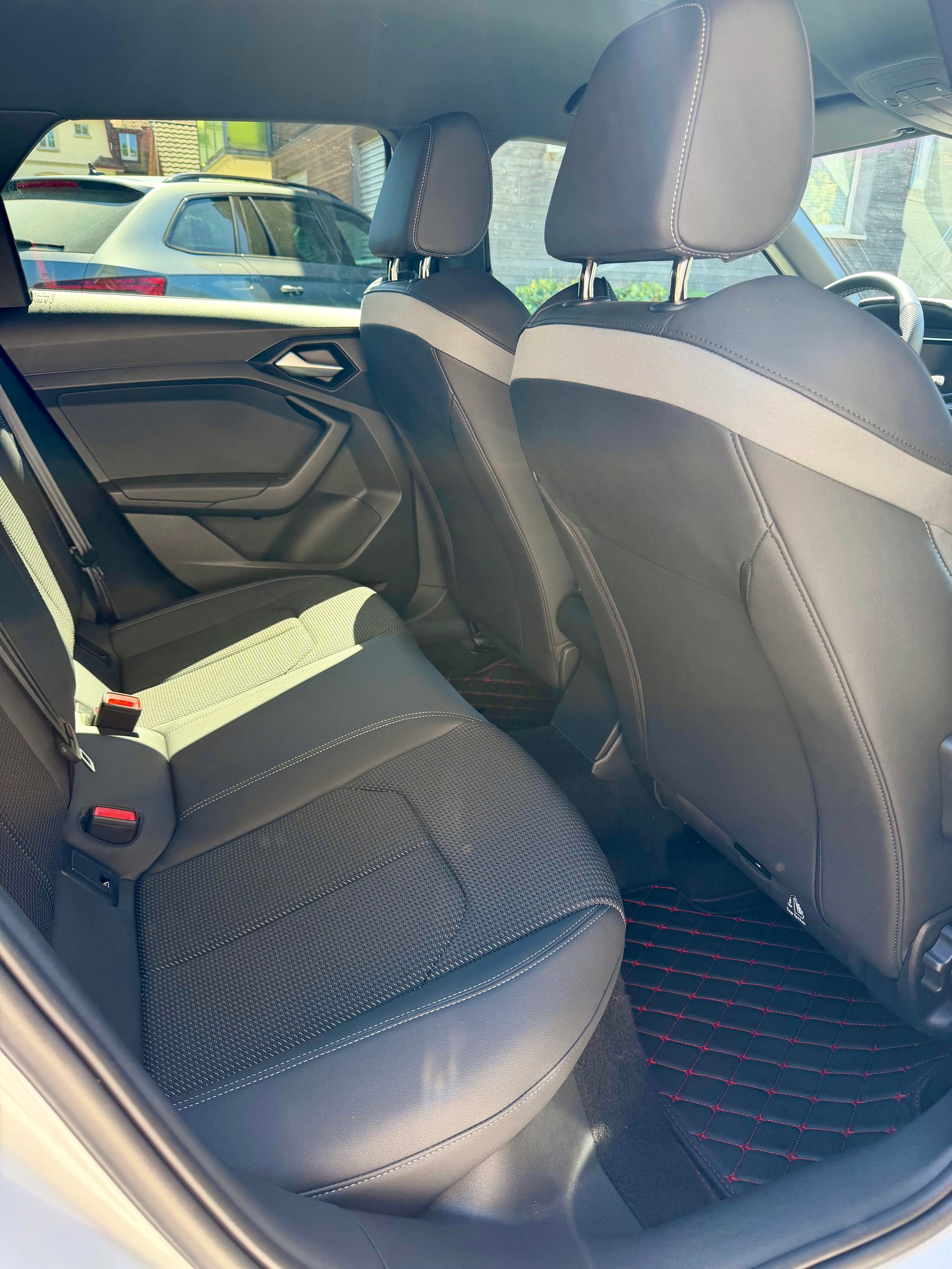 AUDI 1.0 30 TFSI S Line Attraction S-Tronic-image-9