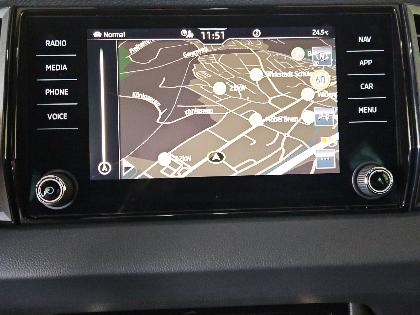 SKODA Karoq 1.5 TSI SportLine DSG-image-13