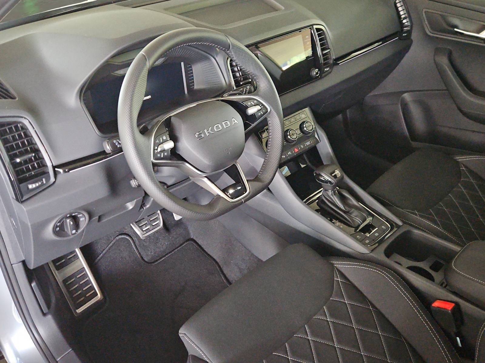 SKODA Karoq 1.5 TSI SportLine DSG-image-6