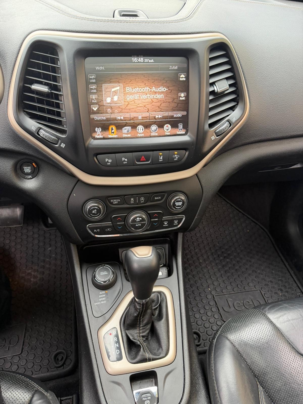 JEEP Cherokee 2.2TD Limited AWD 9ATX AD-image-10