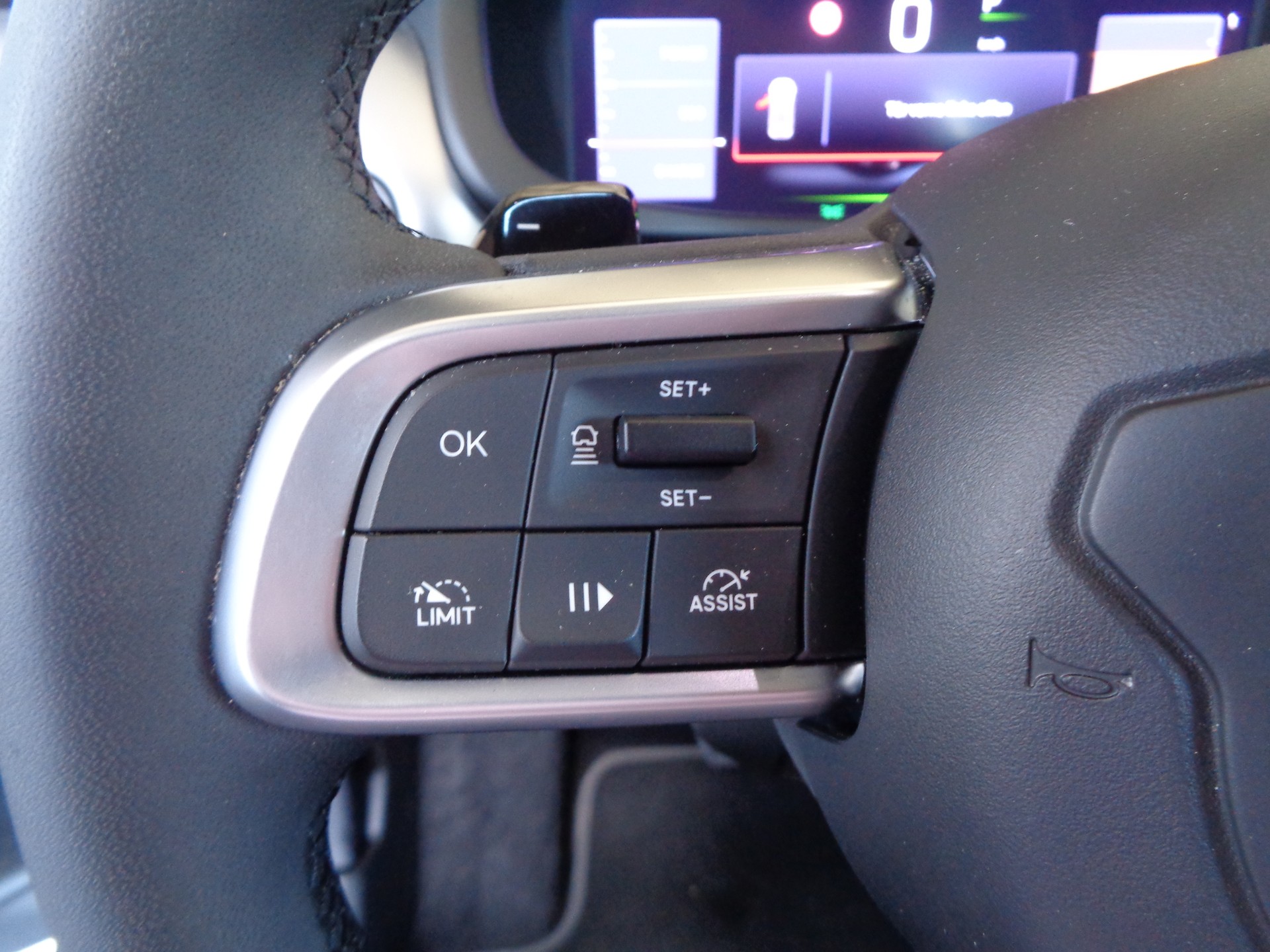 JEEP Avenger 1.2 Turbo MHEV Summit-image-16