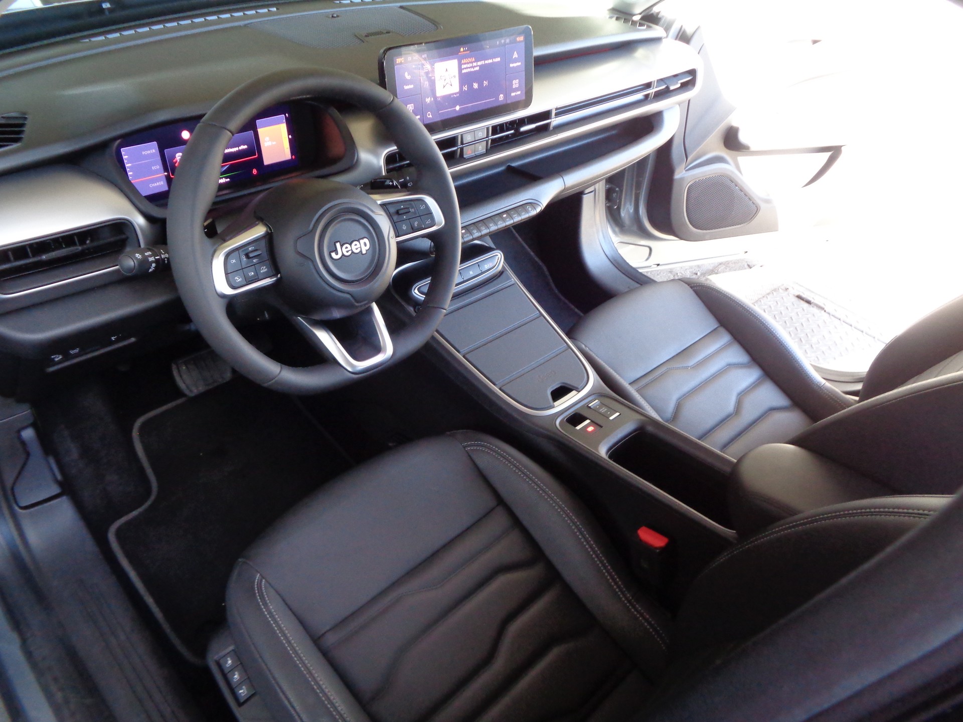 JEEP Avenger 1.2 Turbo MHEV Summit-image-6