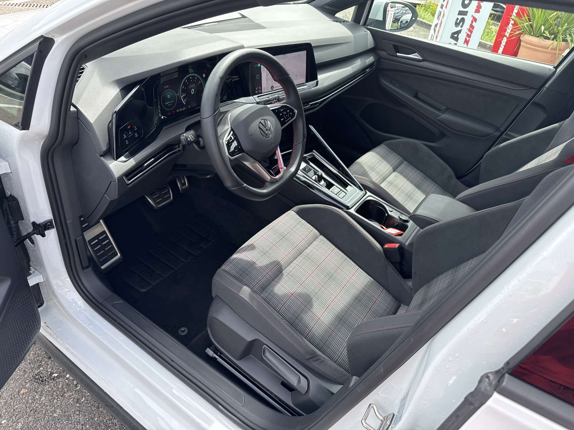 VW Golf 2.0 TSi GTi DSG-Automat 245PS-image-5