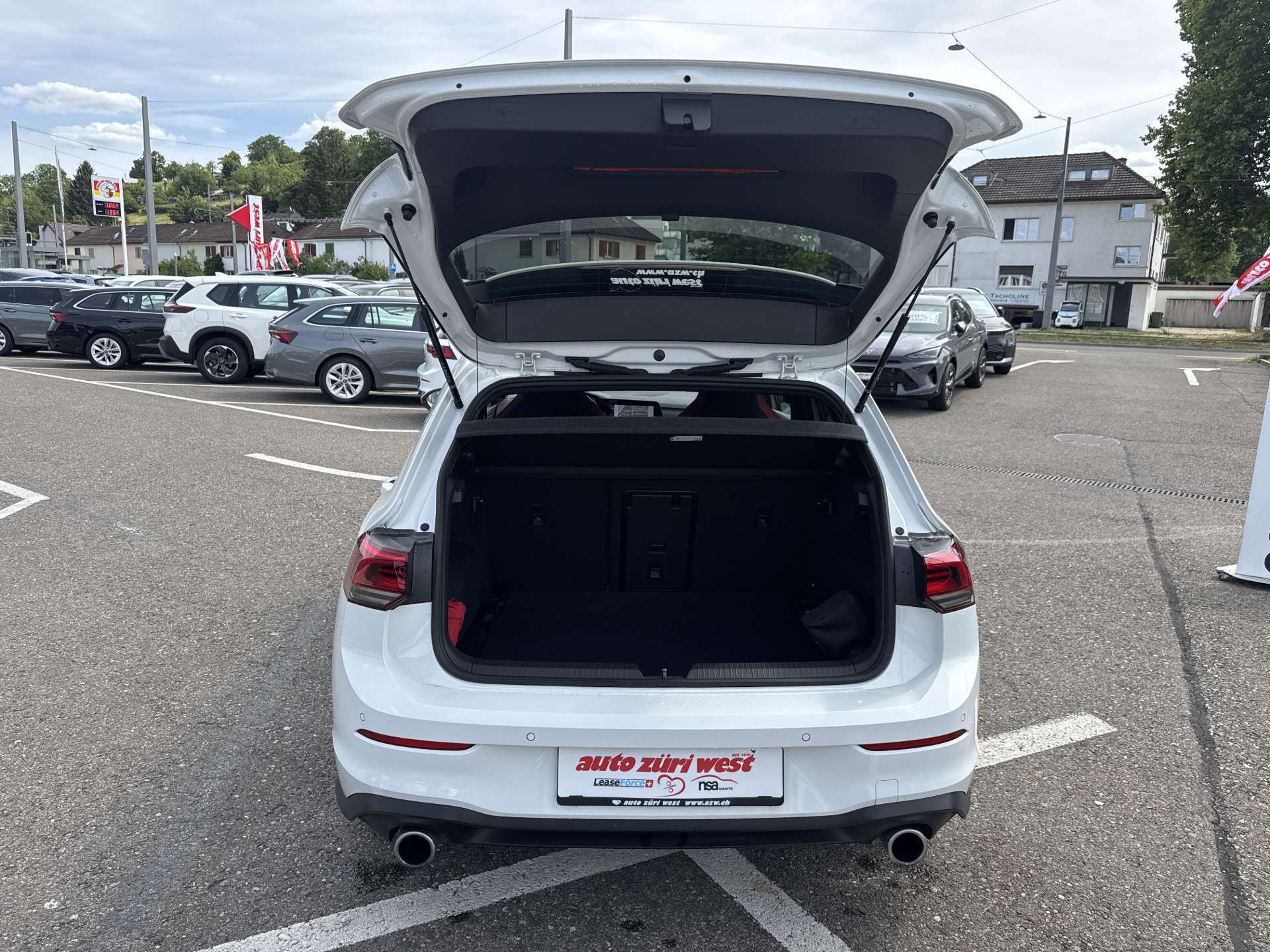 VW Golf 2.0 TSi GTi DSG-Automat 245PS-image-7
