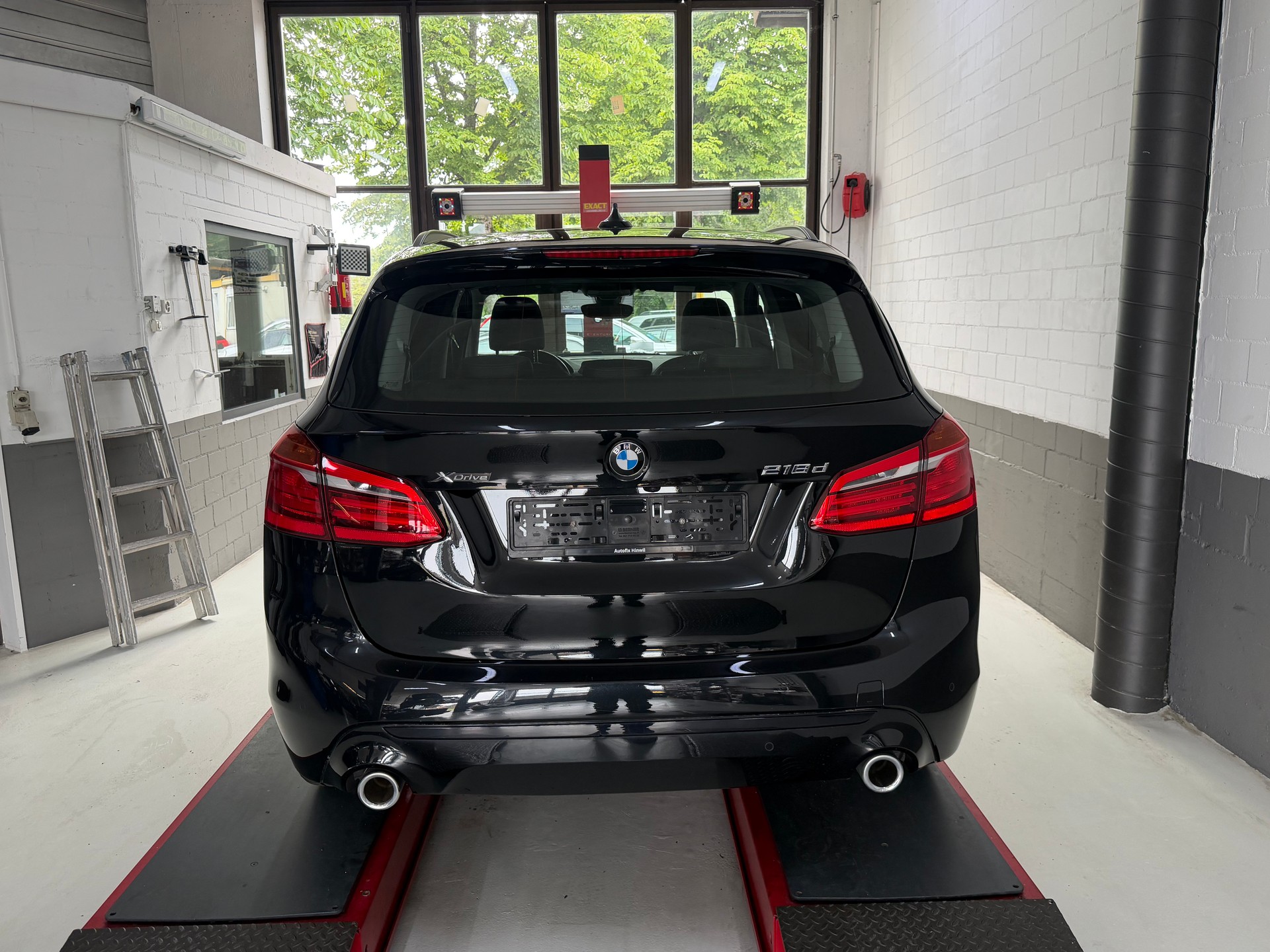 BMW 218d xDrive Active Tourer Steptronic Luxury Line-image-5