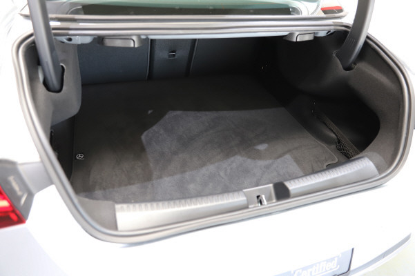 MERCEDES-BENZ CLA 200 7G-DCT-image-11