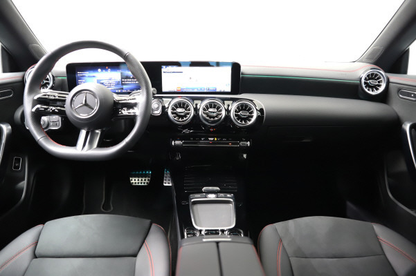 MERCEDES-BENZ CLA 200 7G-DCT-image-9