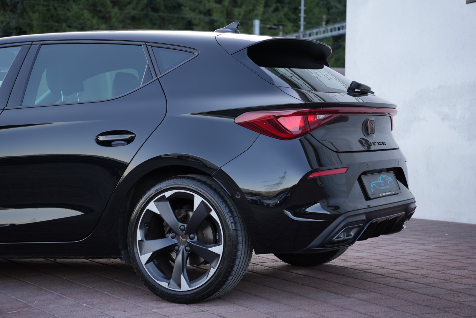 CUPRA 1.5 eTSI DSG-image-2