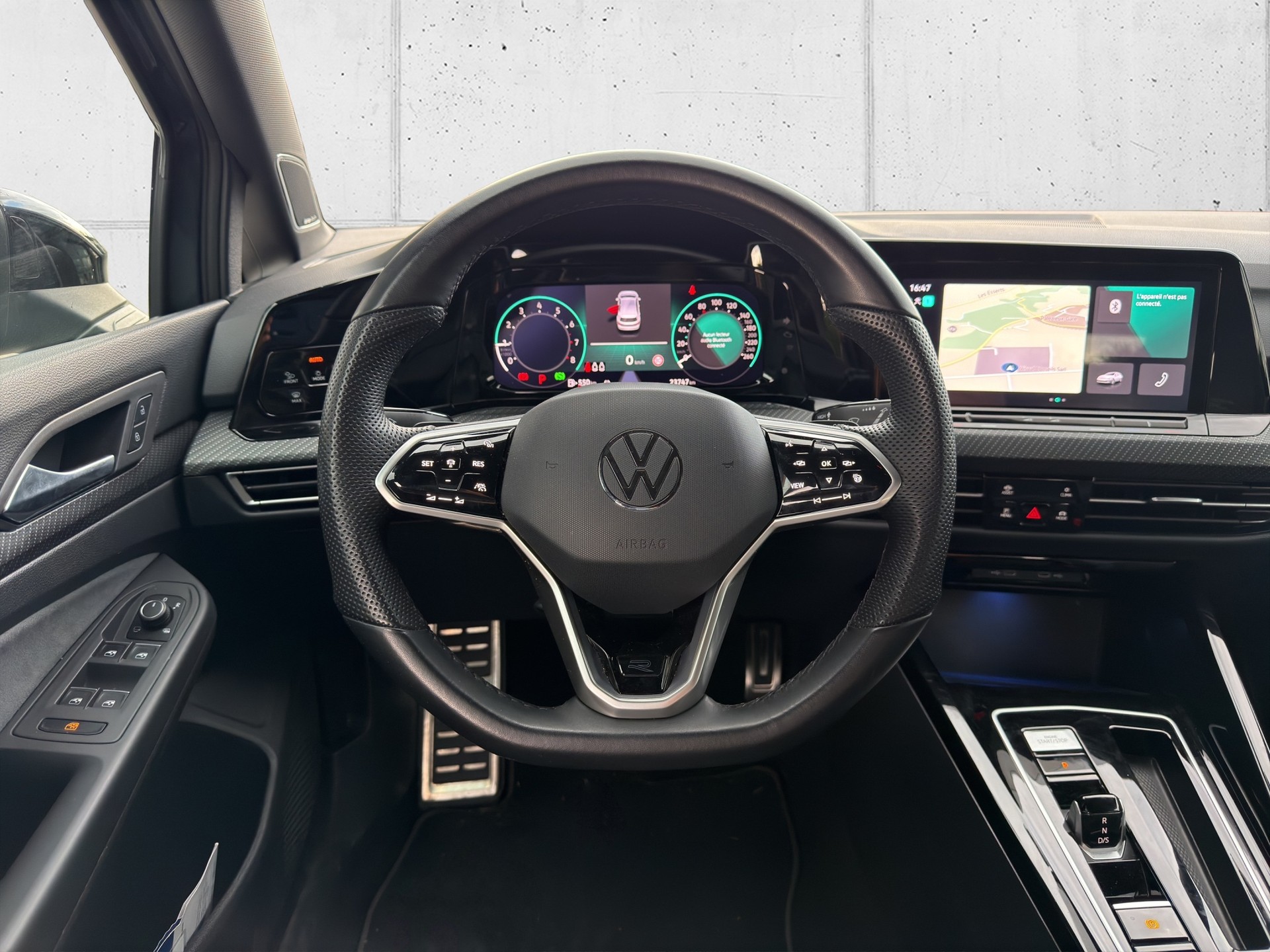 VW Golf 1.5 eTSI mHEV ACT R-Line 75 Edition DSG-image-12