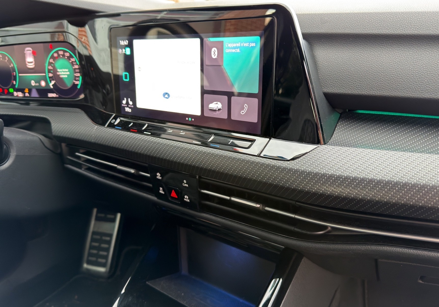 VW Golf 1.5 eTSI mHEV ACT R-Line 75 Edition DSG-image-22