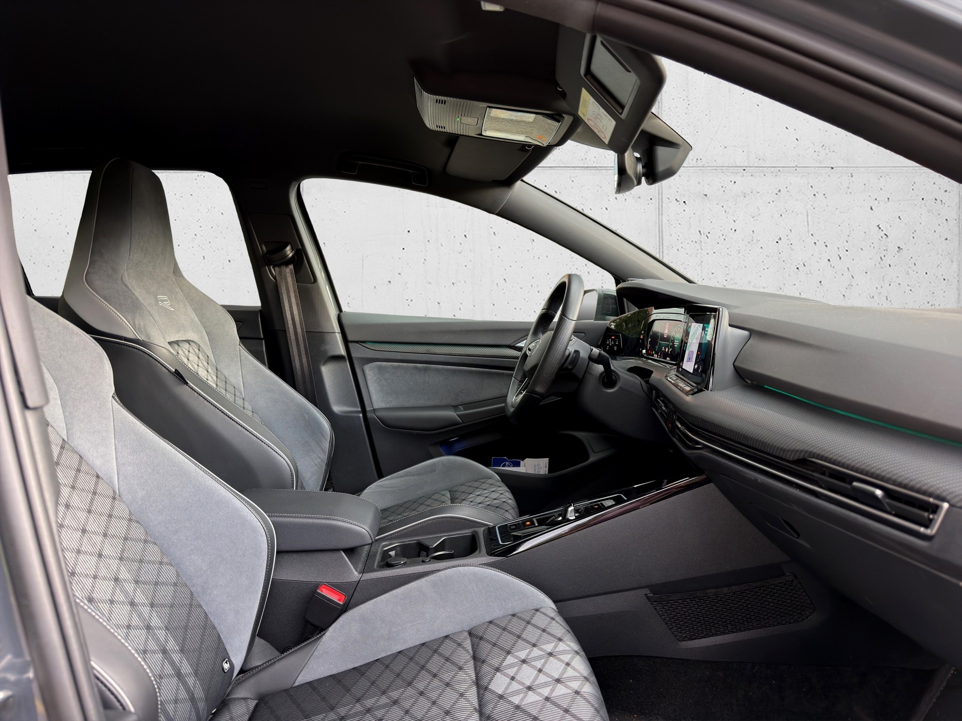 VW Golf 1.5 eTSI mHEV ACT R-Line 75 Edition DSG-image-20
