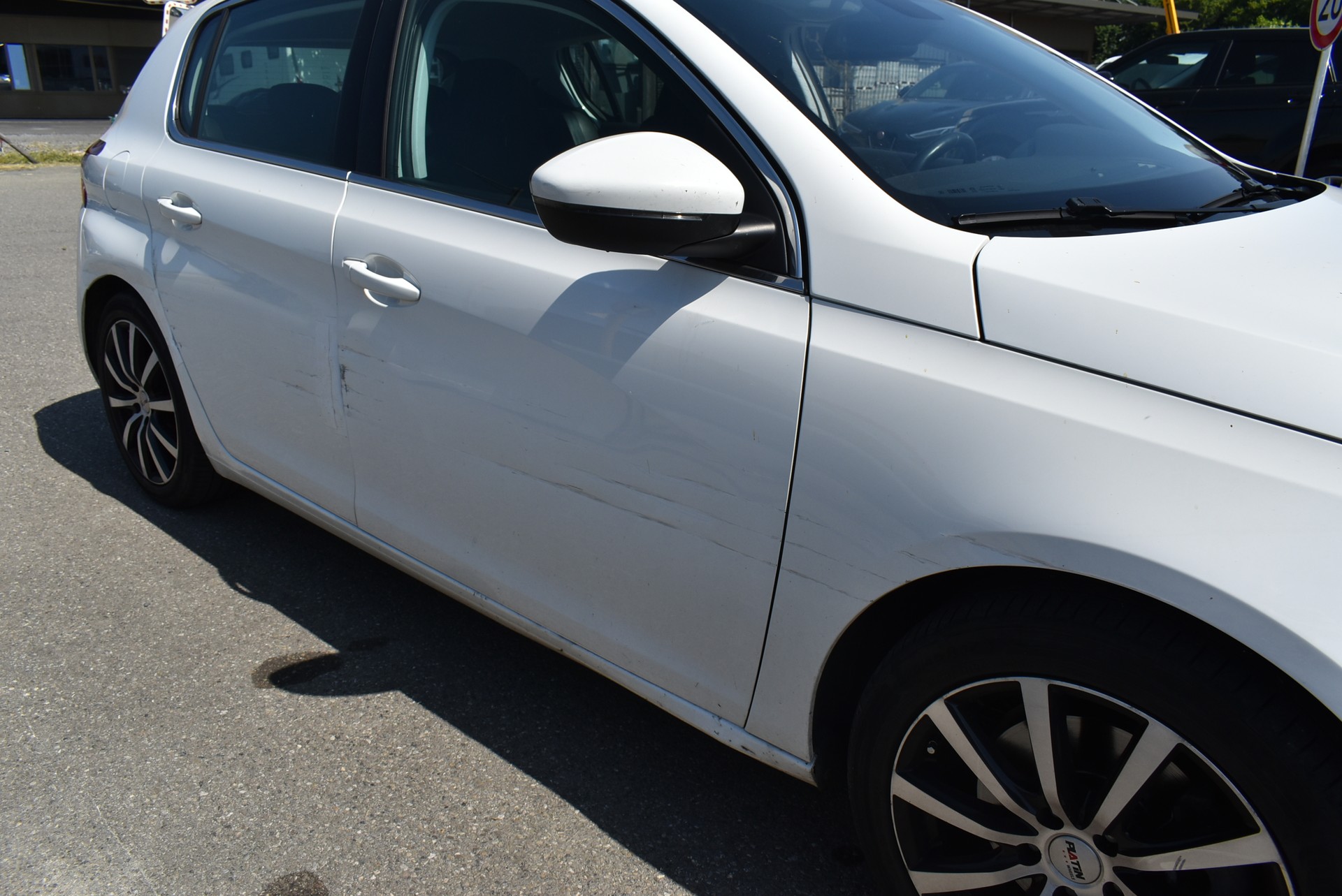 PEUGEOT 308 1.6 THP Allure-image-3