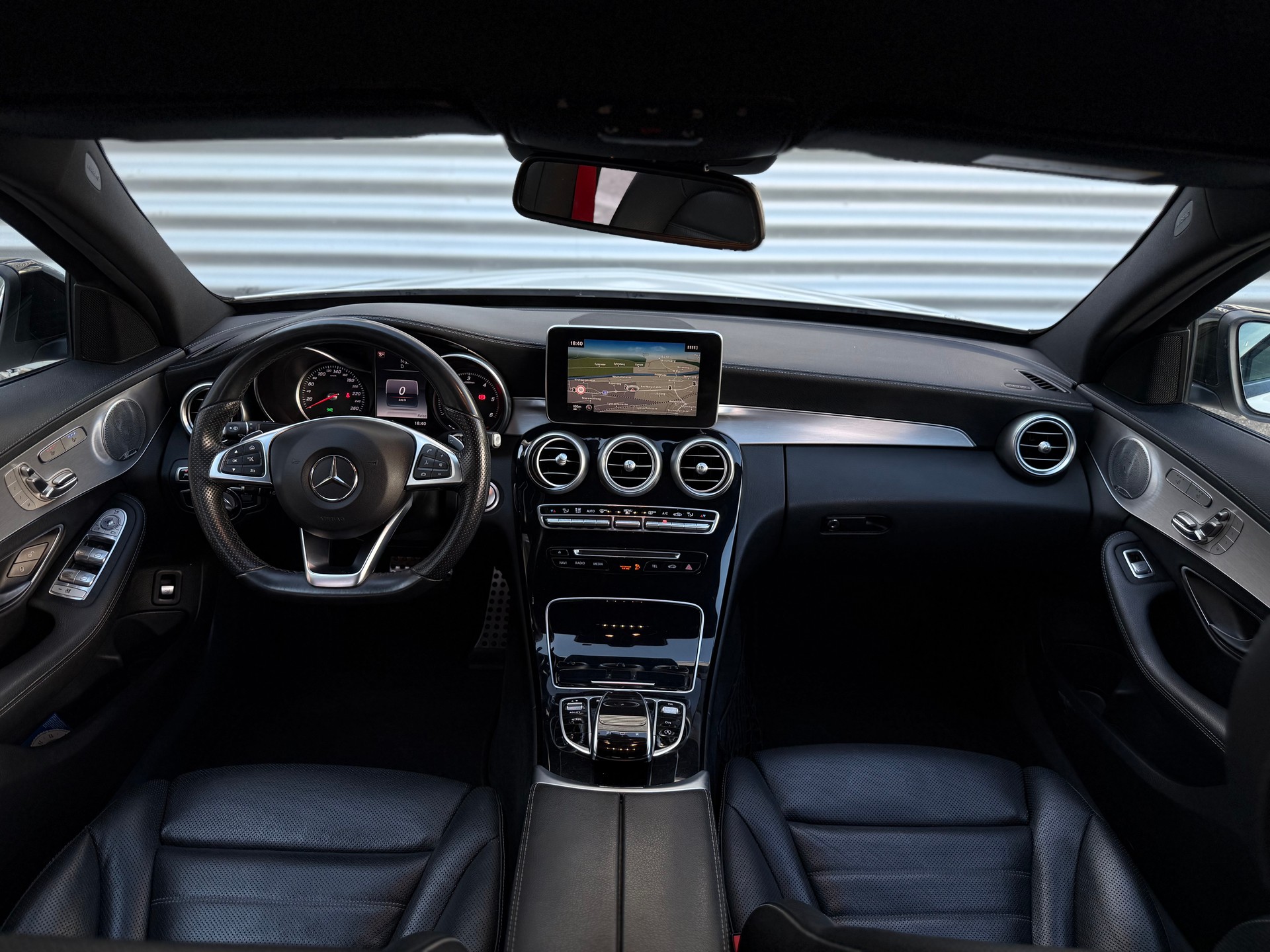 MERCEDES-BENZ C 250 BlueTEC AMG Line 4Matic 7G-Tronic-image-8
