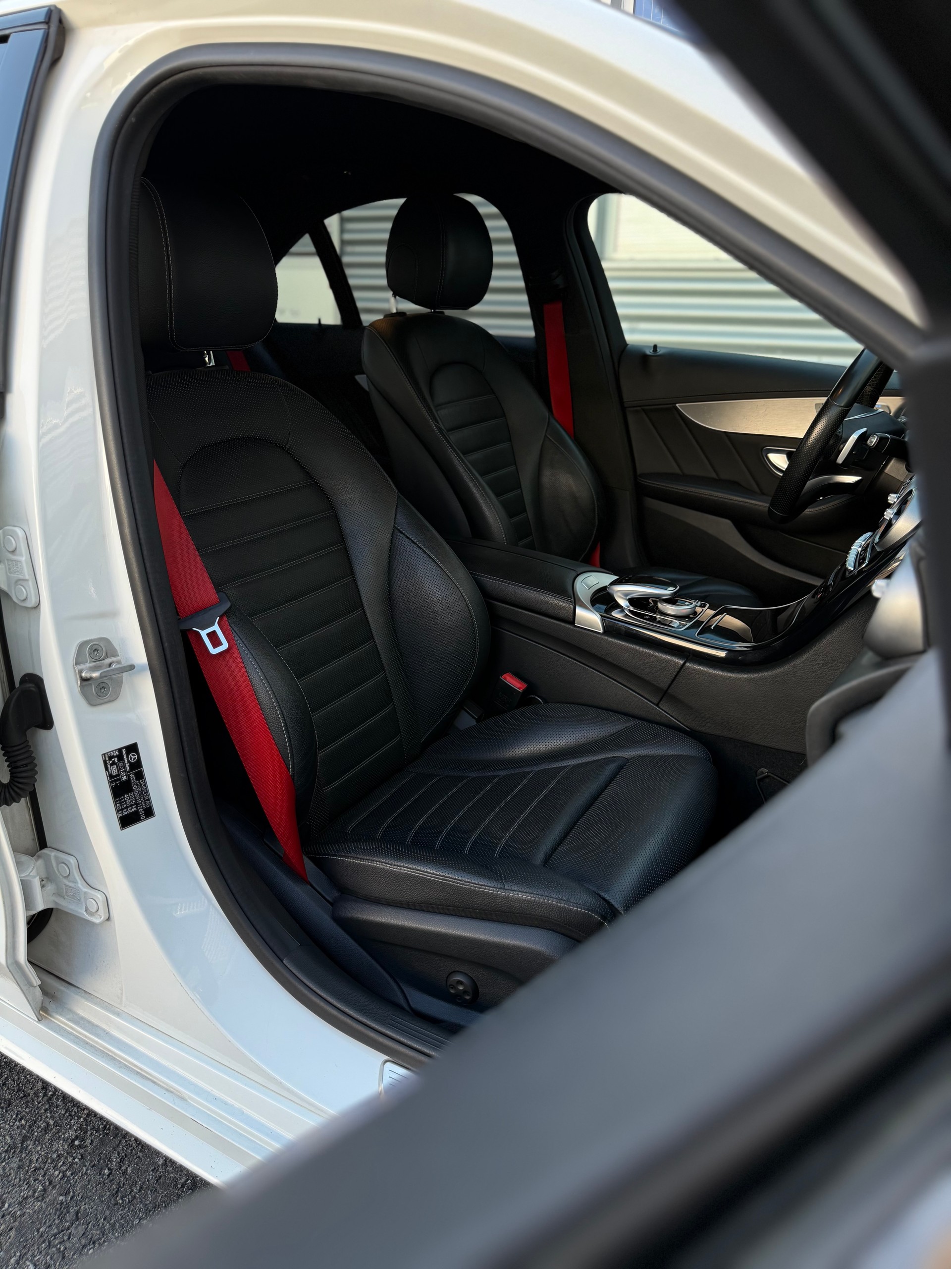 MERCEDES-BENZ C 250 BlueTEC AMG Line 4Matic 7G-Tronic-image-10