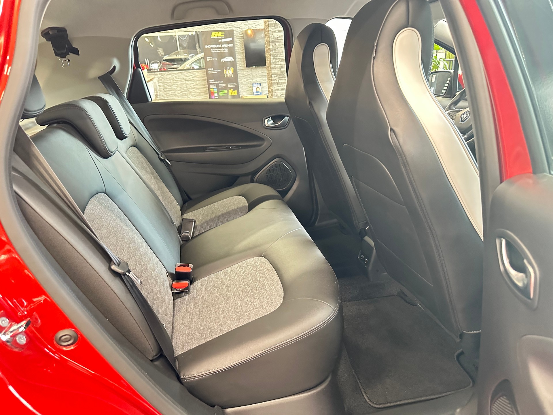 RENAULT Zoe Intens R135 (incl. Batterie)-image-19